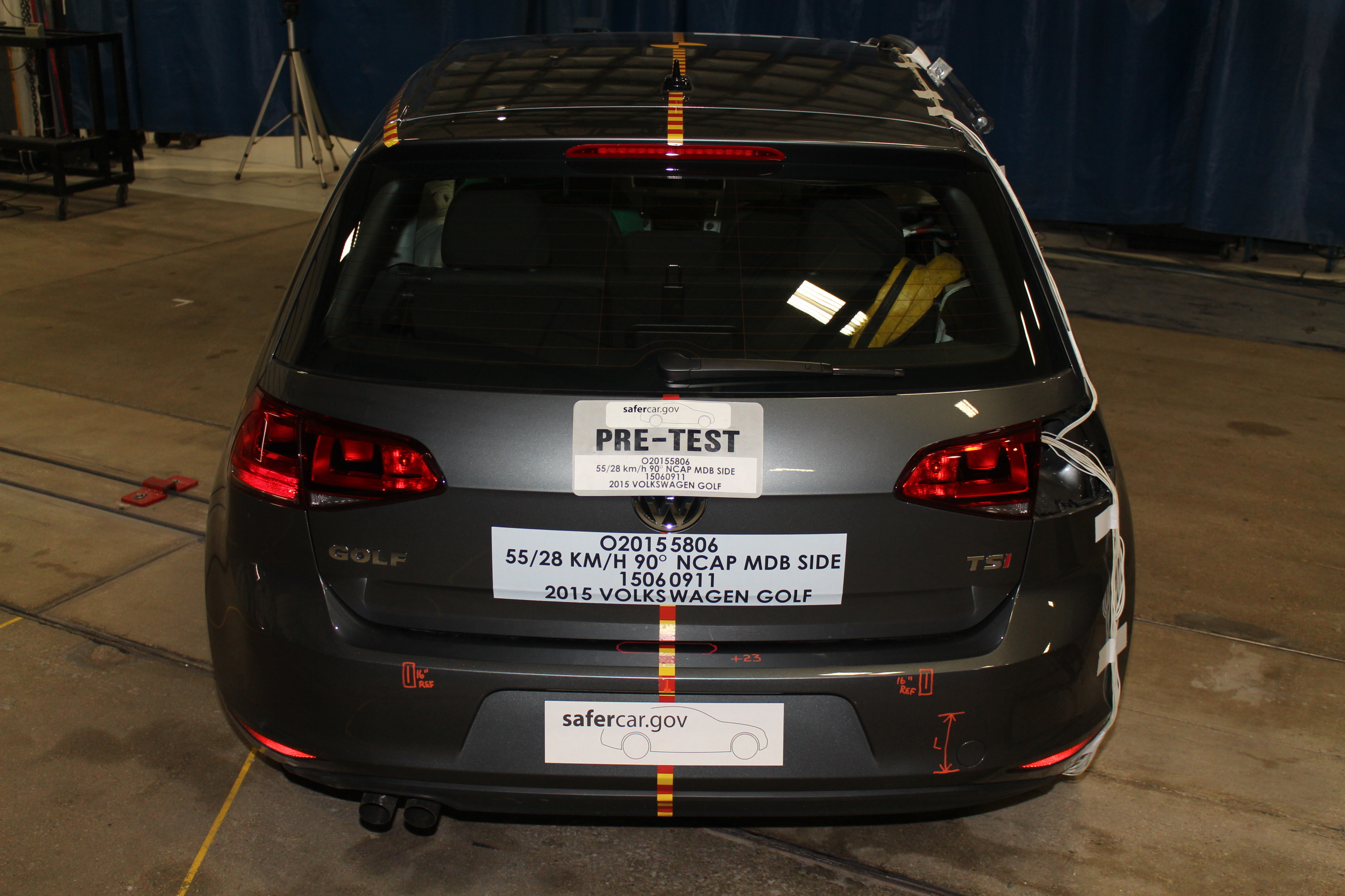 2015 VOLKSWAGEN GOLF crash image 12