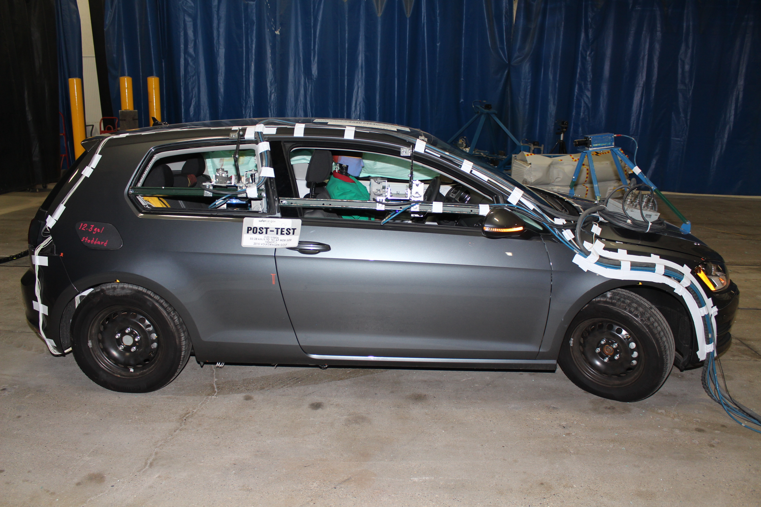 2015 VOLKSWAGEN GOLF crash image 15