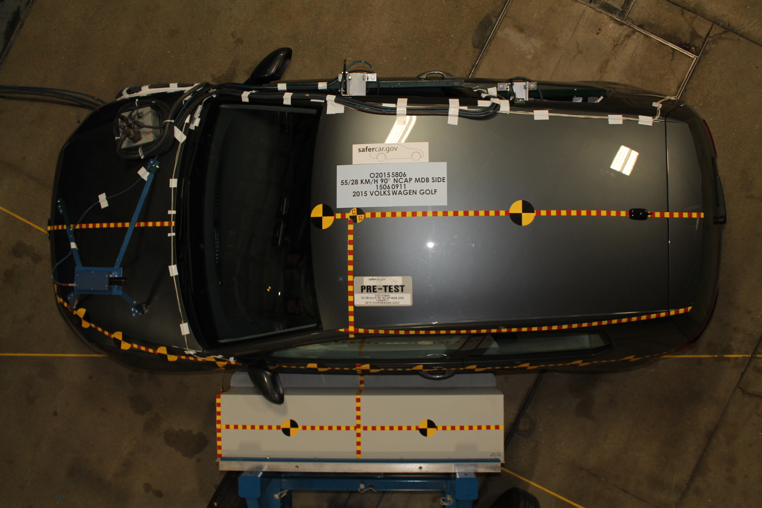 2015 VOLKSWAGEN GOLF crash image 16