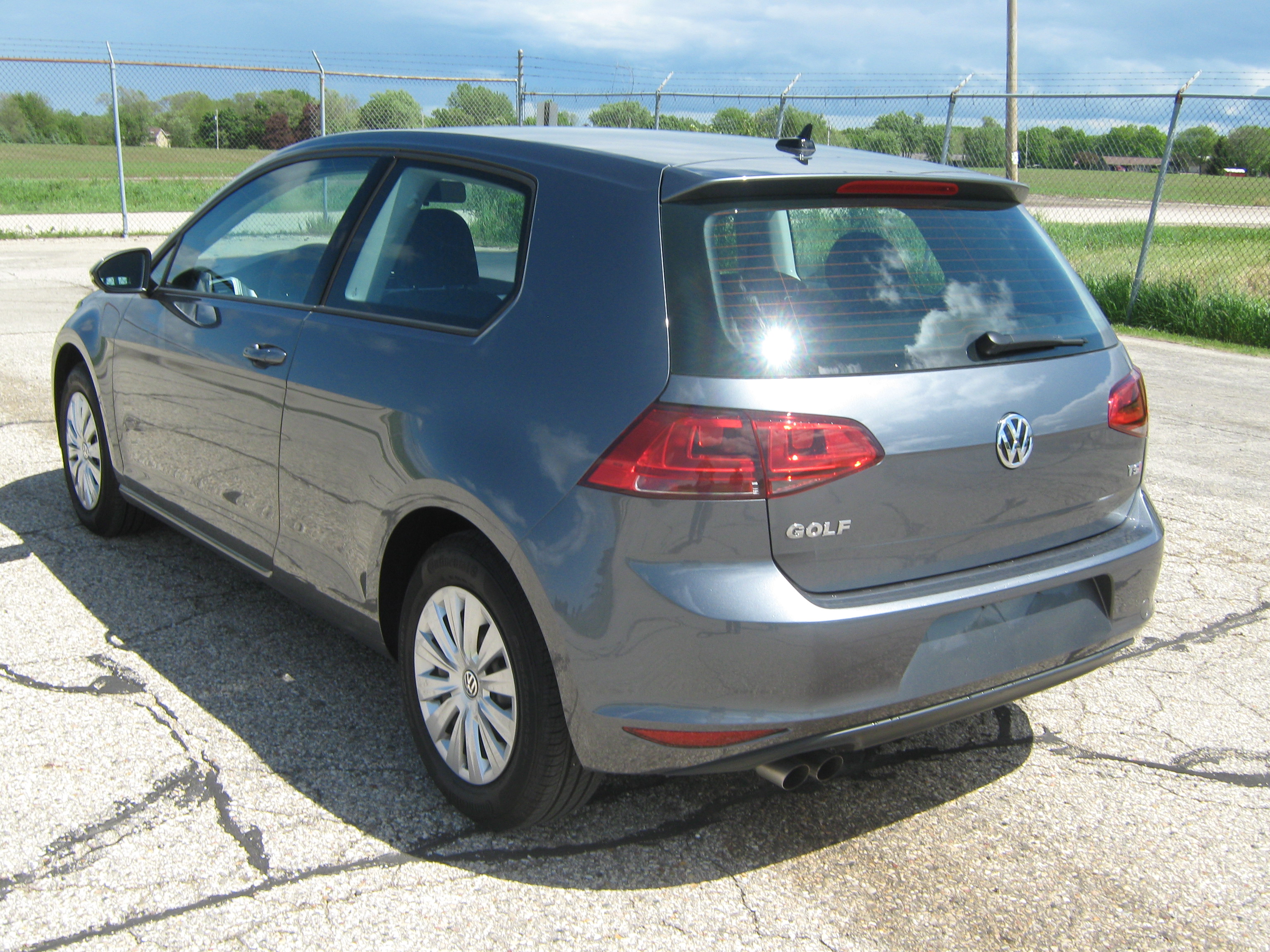 2015 VOLKSWAGEN GOLF crash image 3