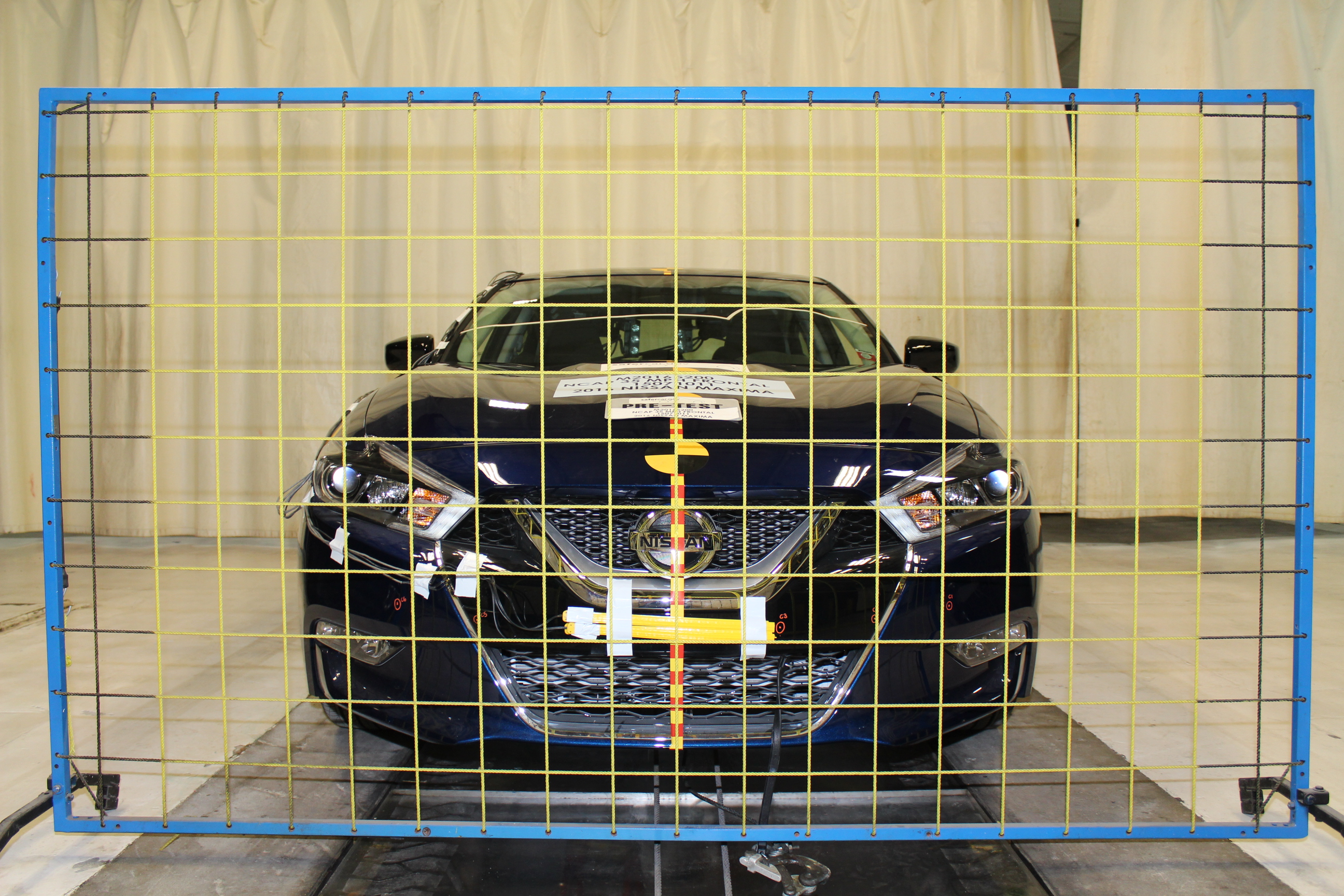 2016 NISSAN MAXIMA crash-test photo