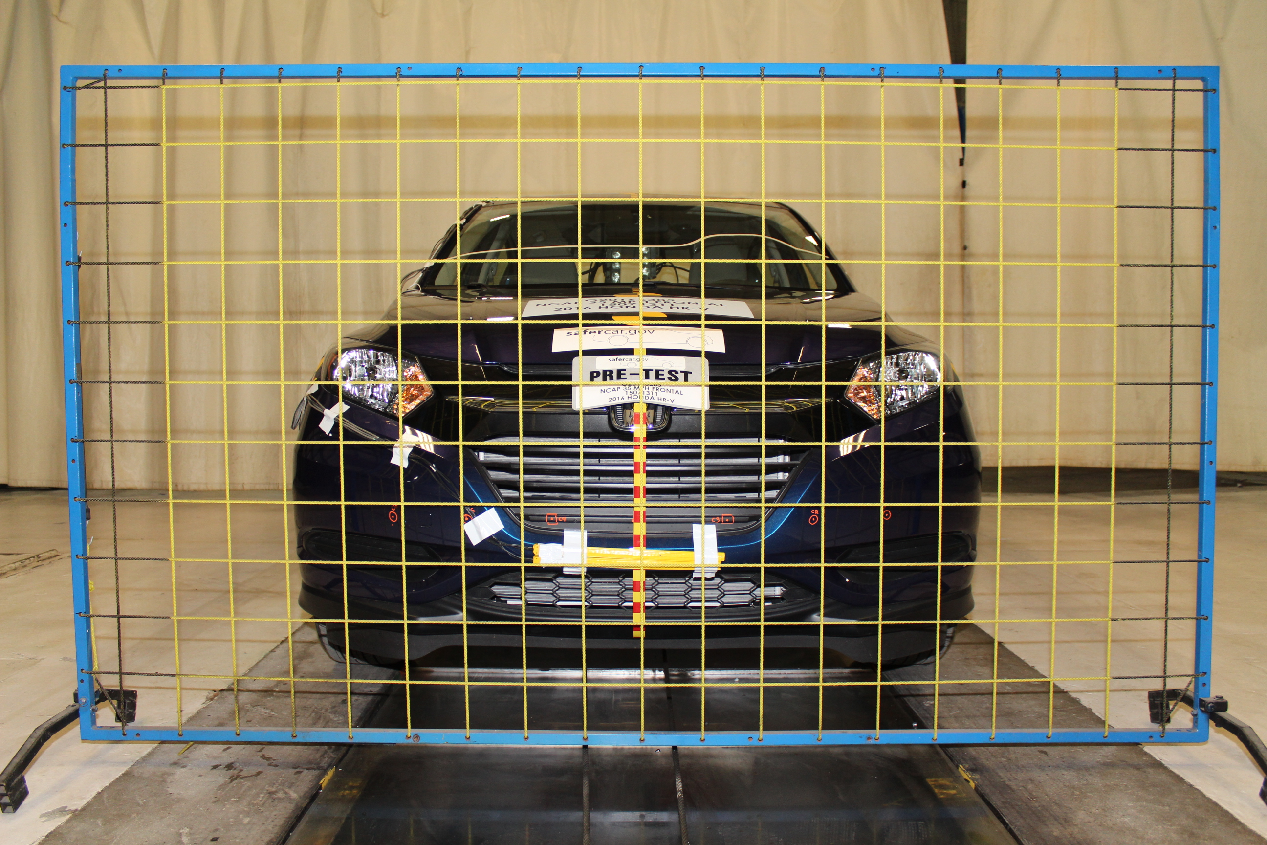 2016 HONDA HR-V crash-test photo