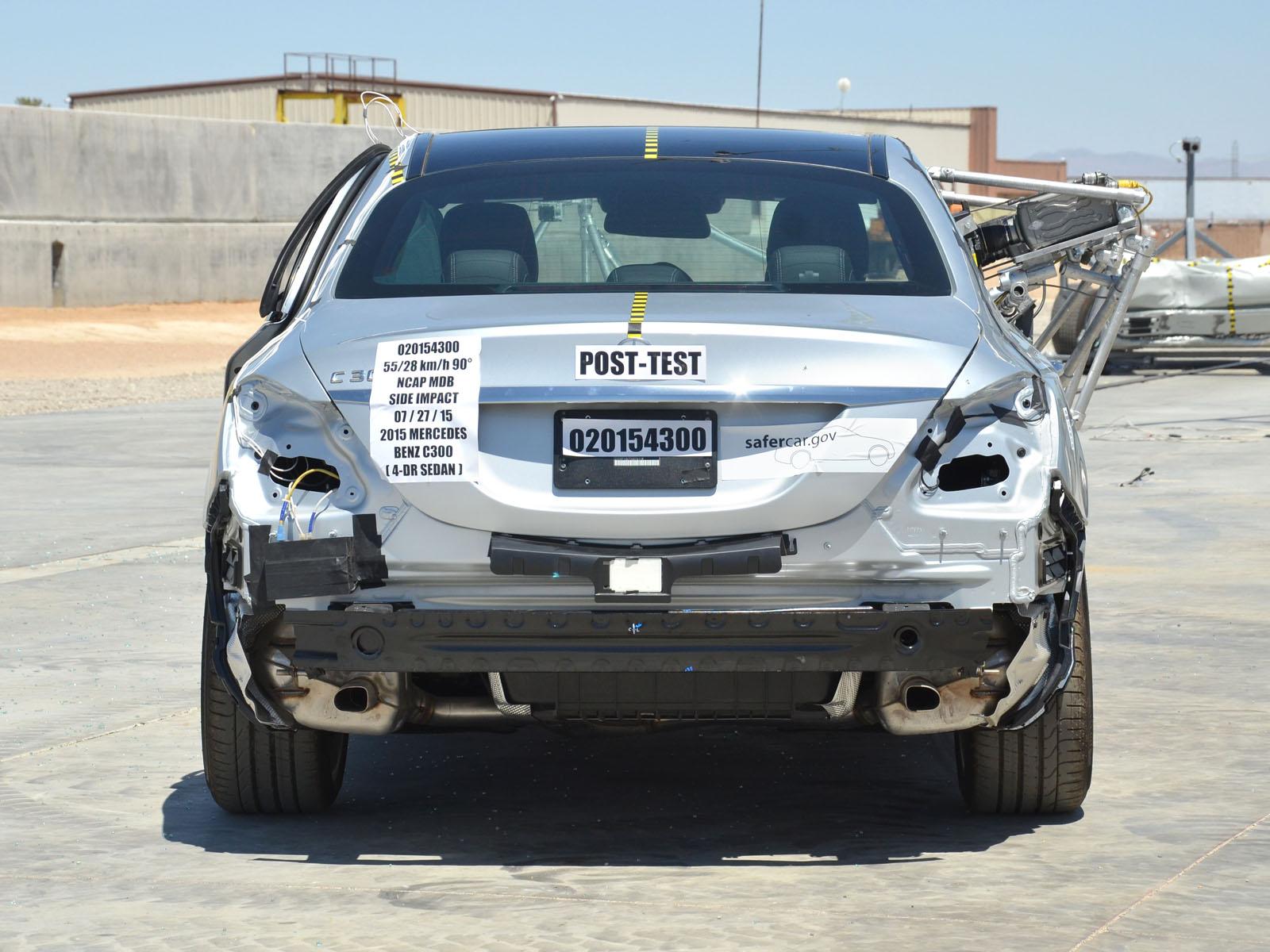 2015 MERCEDES C300 crash image 12