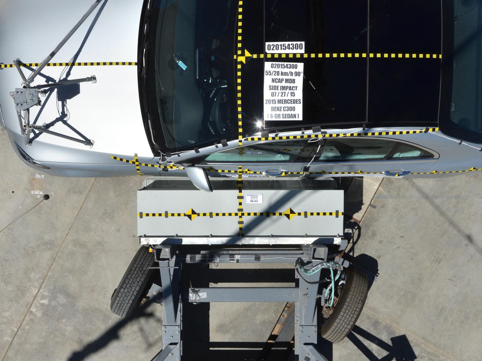 2015 MERCEDES C300 crash image 15
