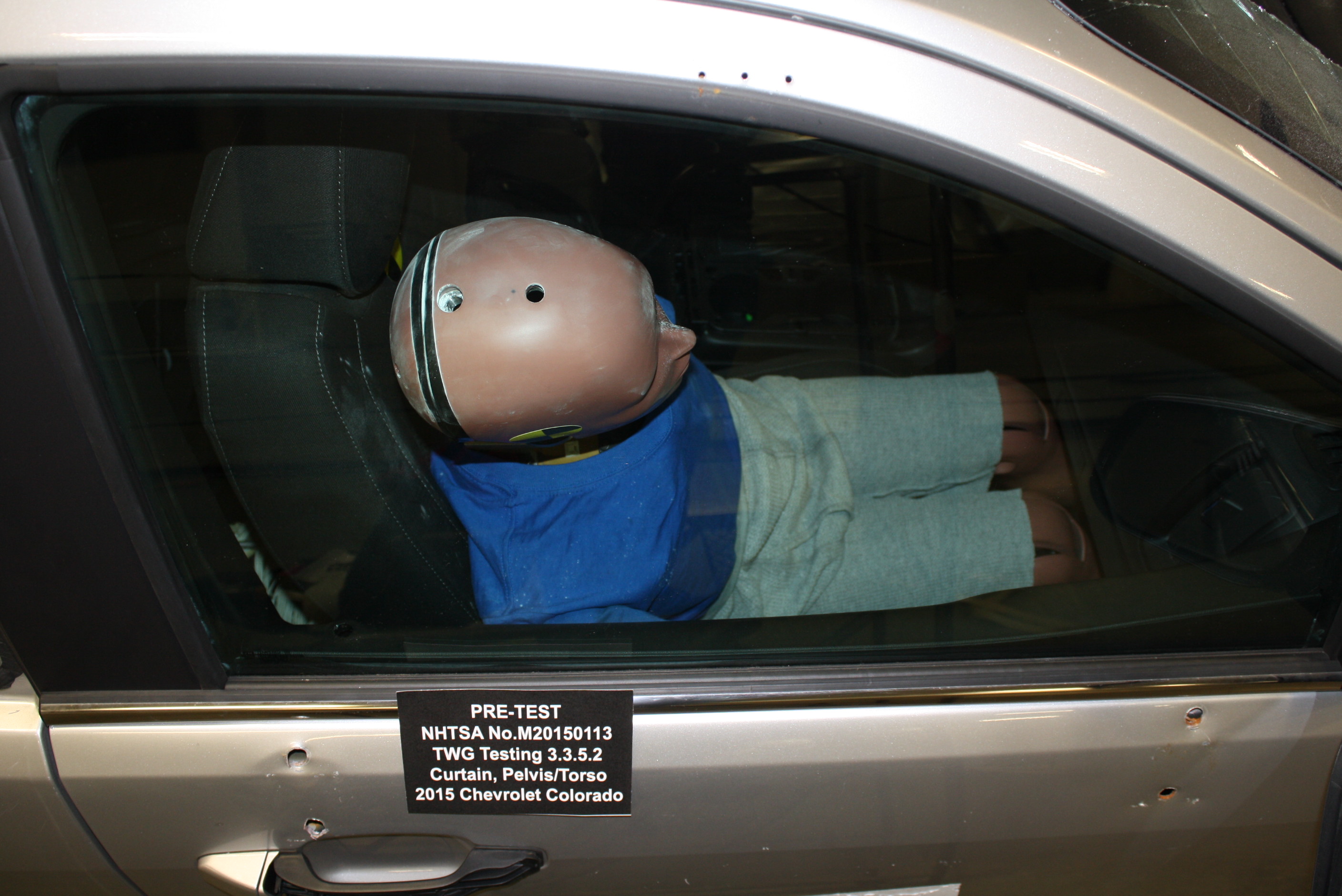 2015 CHEVROLET COLORADO crash-test photo