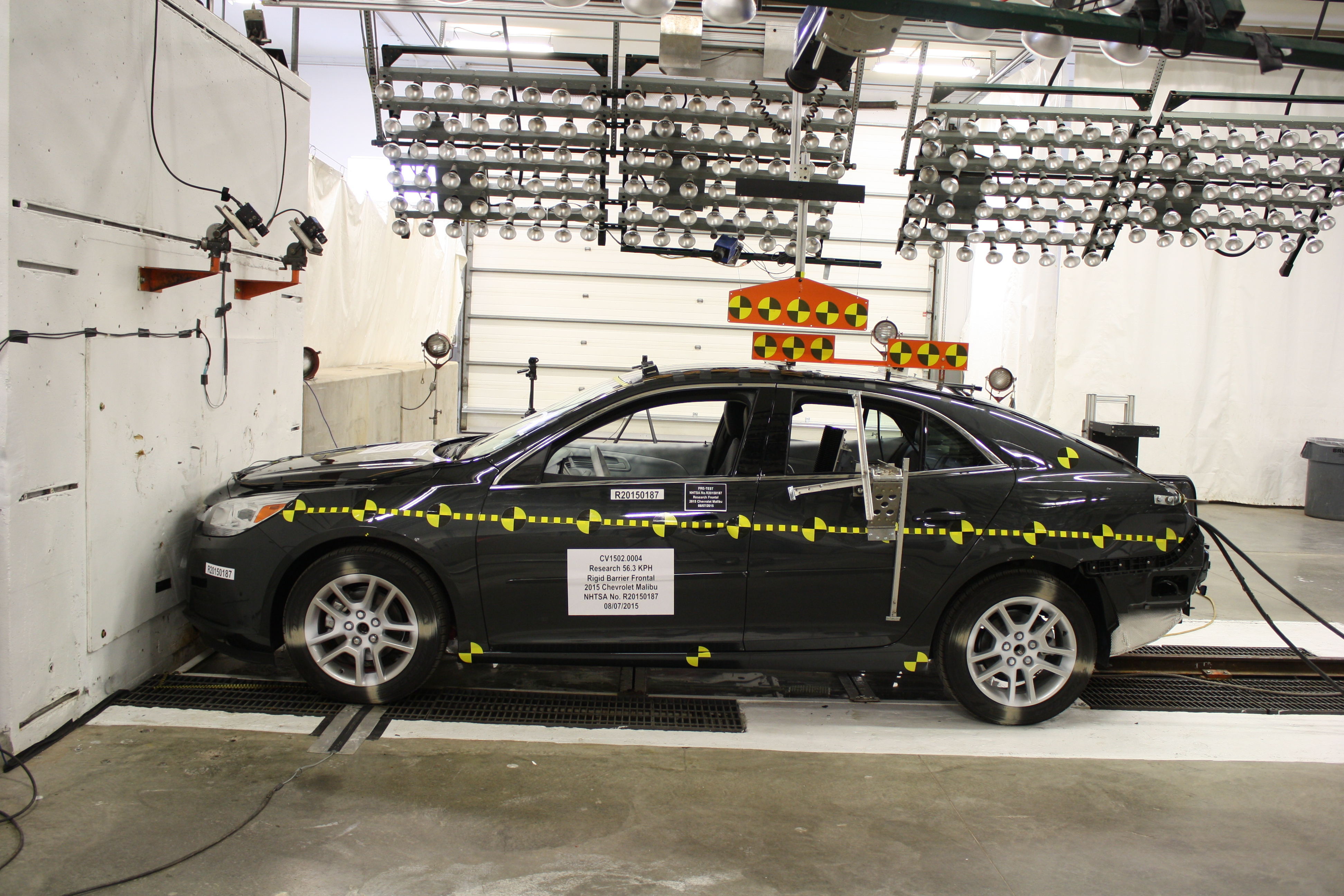 2015 CHEVROLET MALIBU crash-test photo