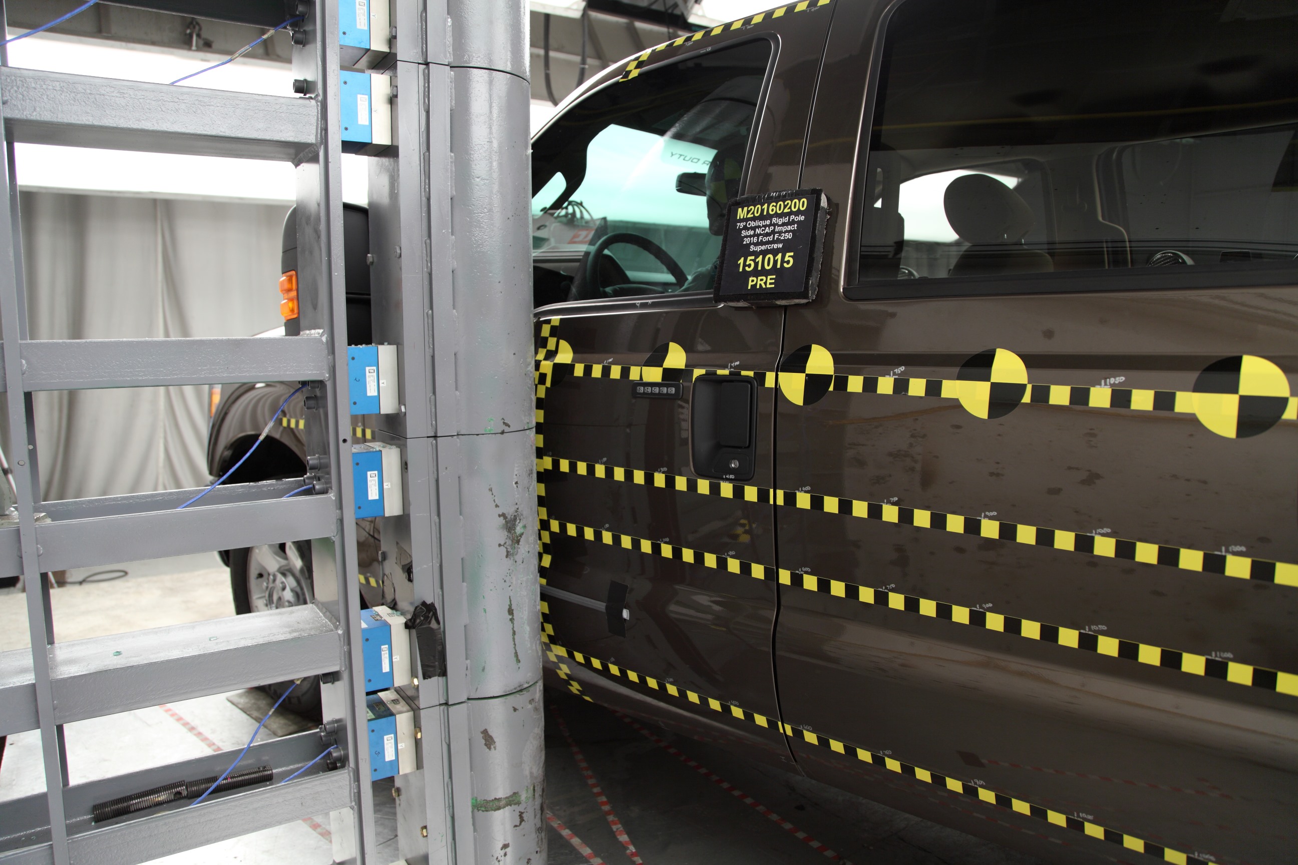 2016 FORD F250 PICKUP crash image 18