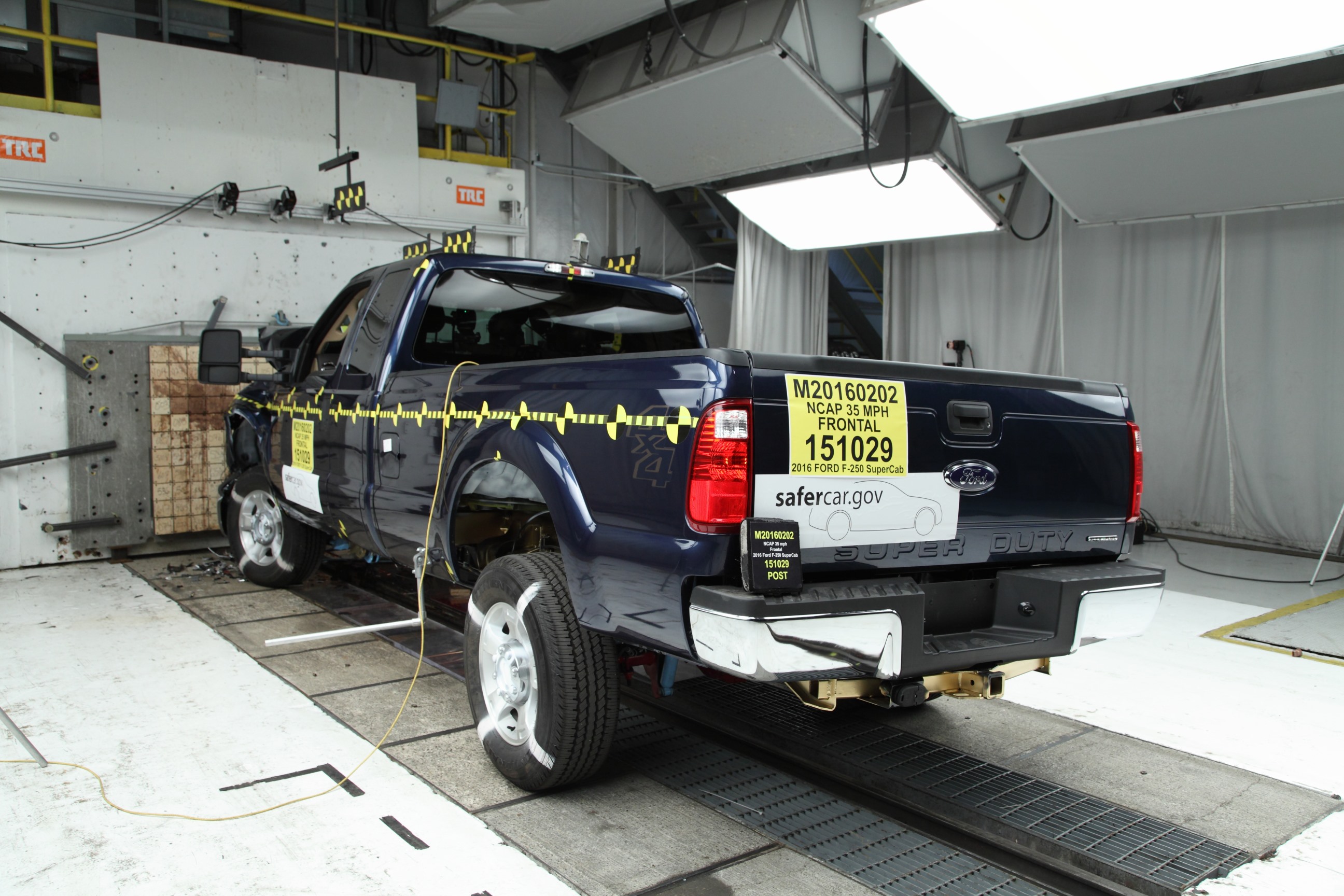2016 FORD F250 PICKUP crash image 16