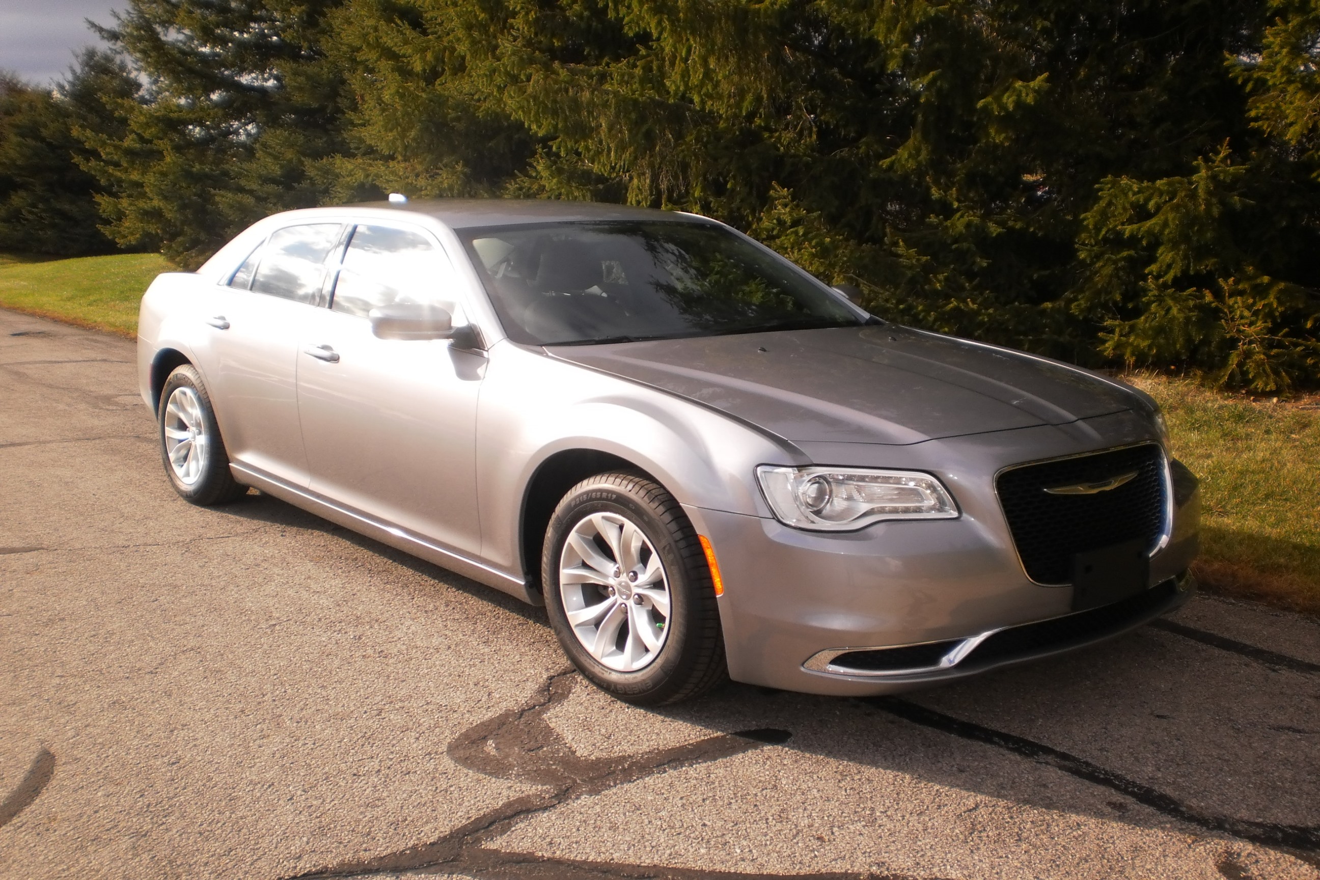 2016 CHRYSLER 300 crash-test photo