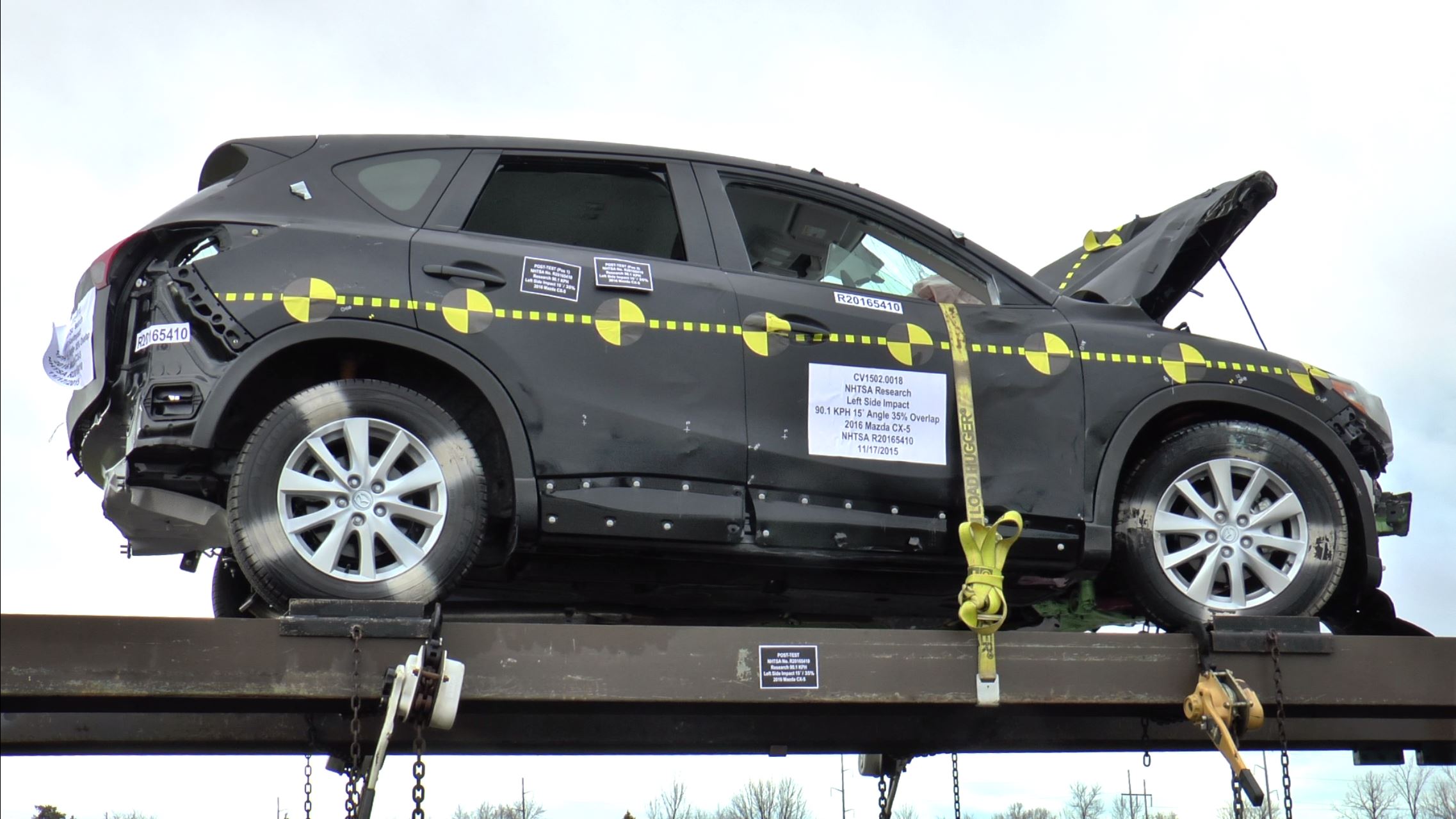 2016 MAZDA CX-5 crash-test photo
