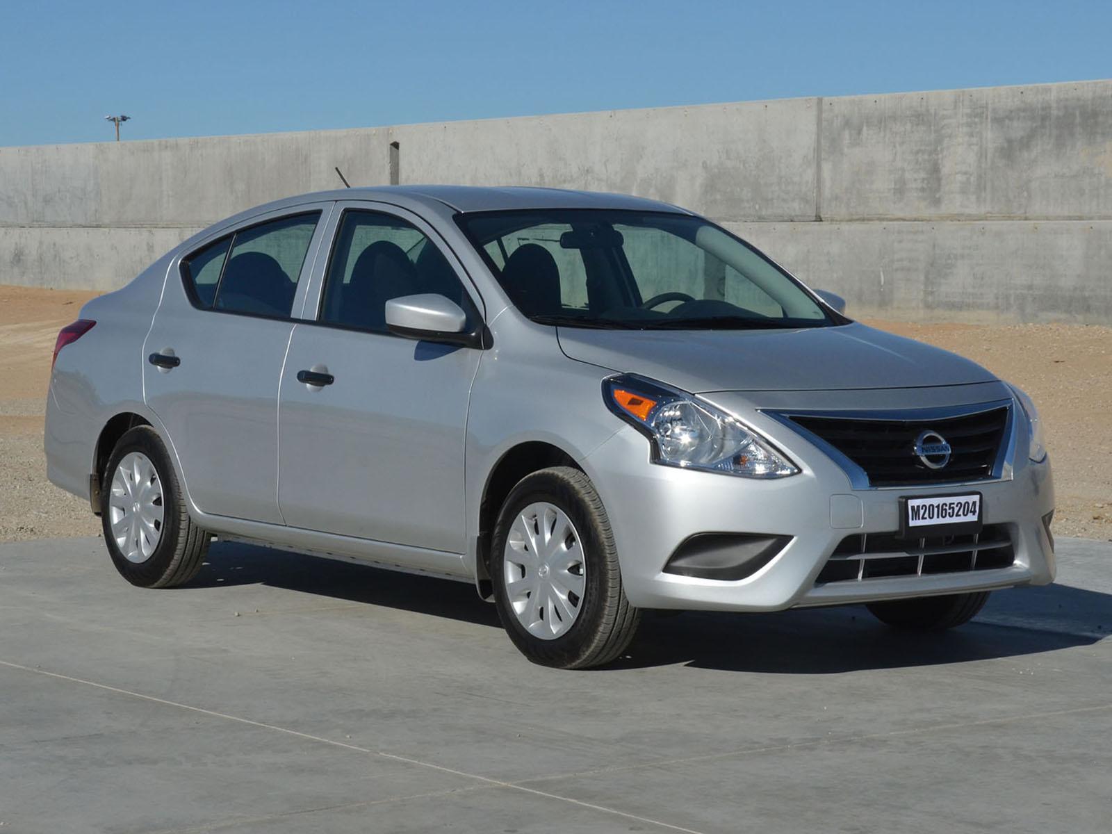 2016 NISSAN VERSA crash-test photo