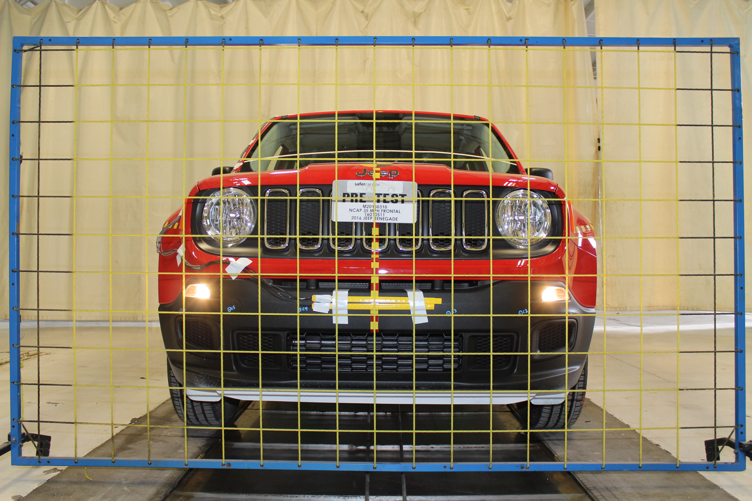 2016 JEEP RENEGADE crash-test photo