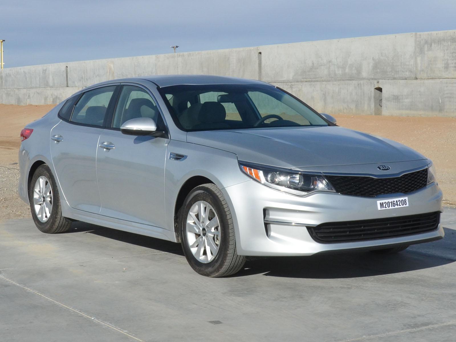 2016 KIA OPTIMA crash-test photo