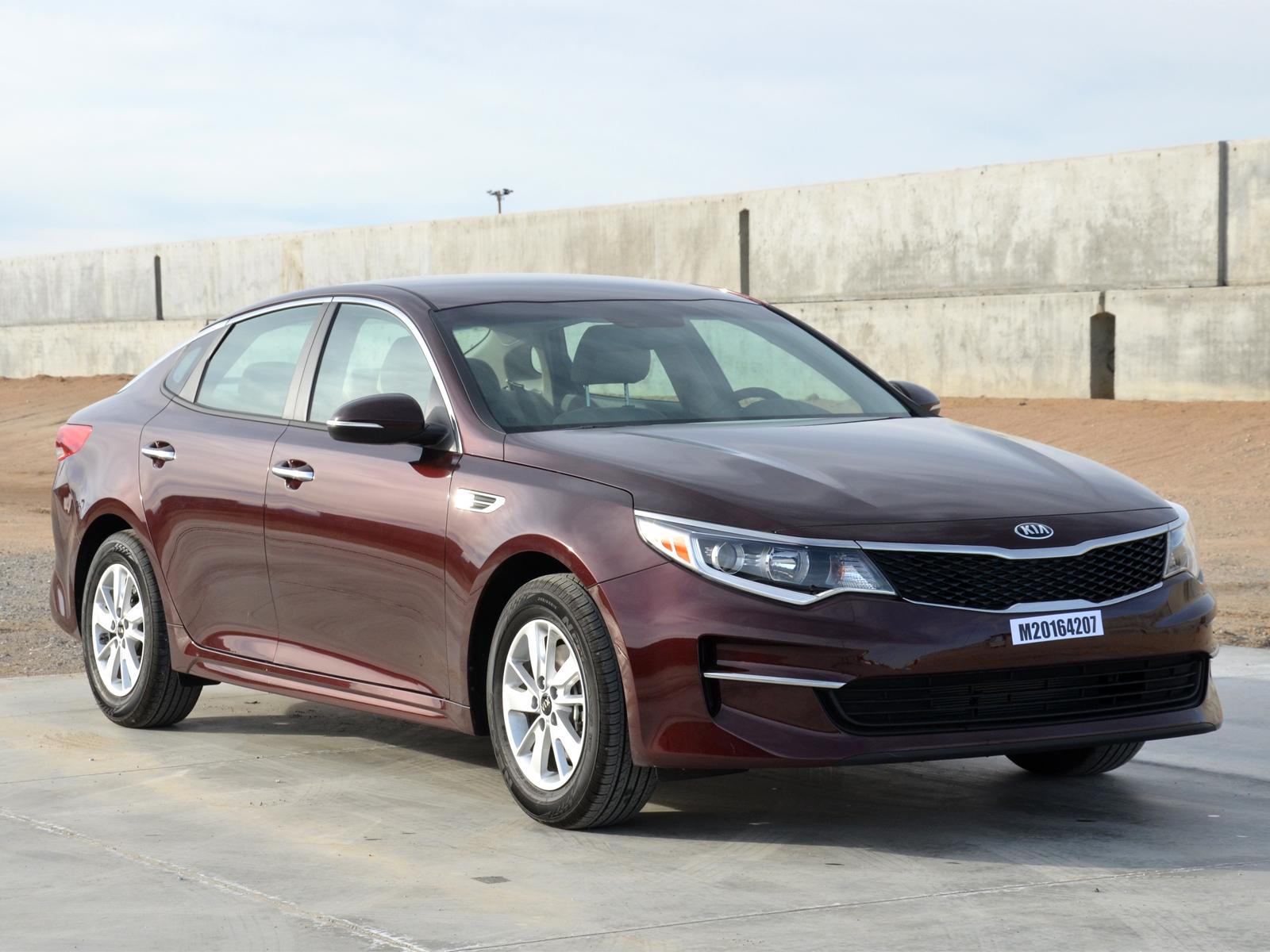 2016 KIA OPTIMA crash-test photo