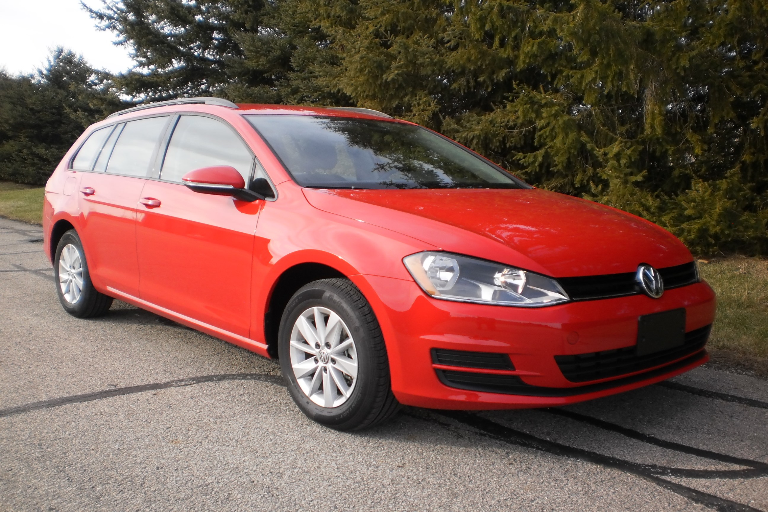 2016 VOLKSWAGEN Golf SportWagen crash-test photo