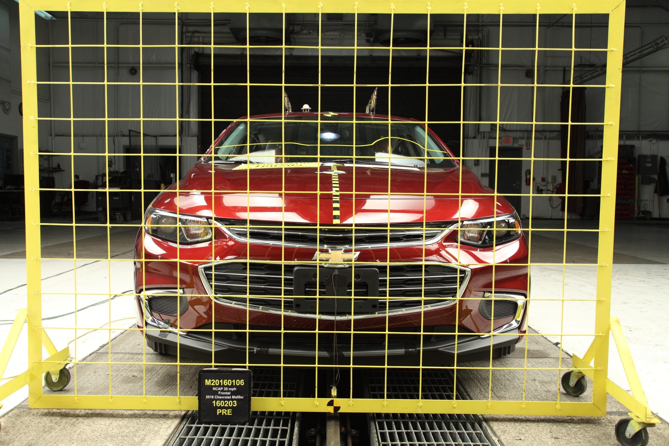 2016 CHEVROLET MALIBU crash-test photo