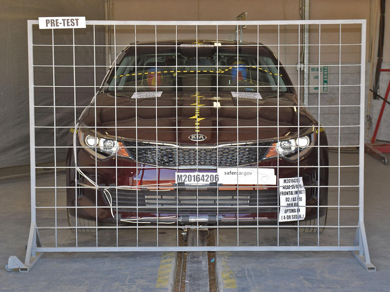 2016 KIA OPTIMA crash-test photo