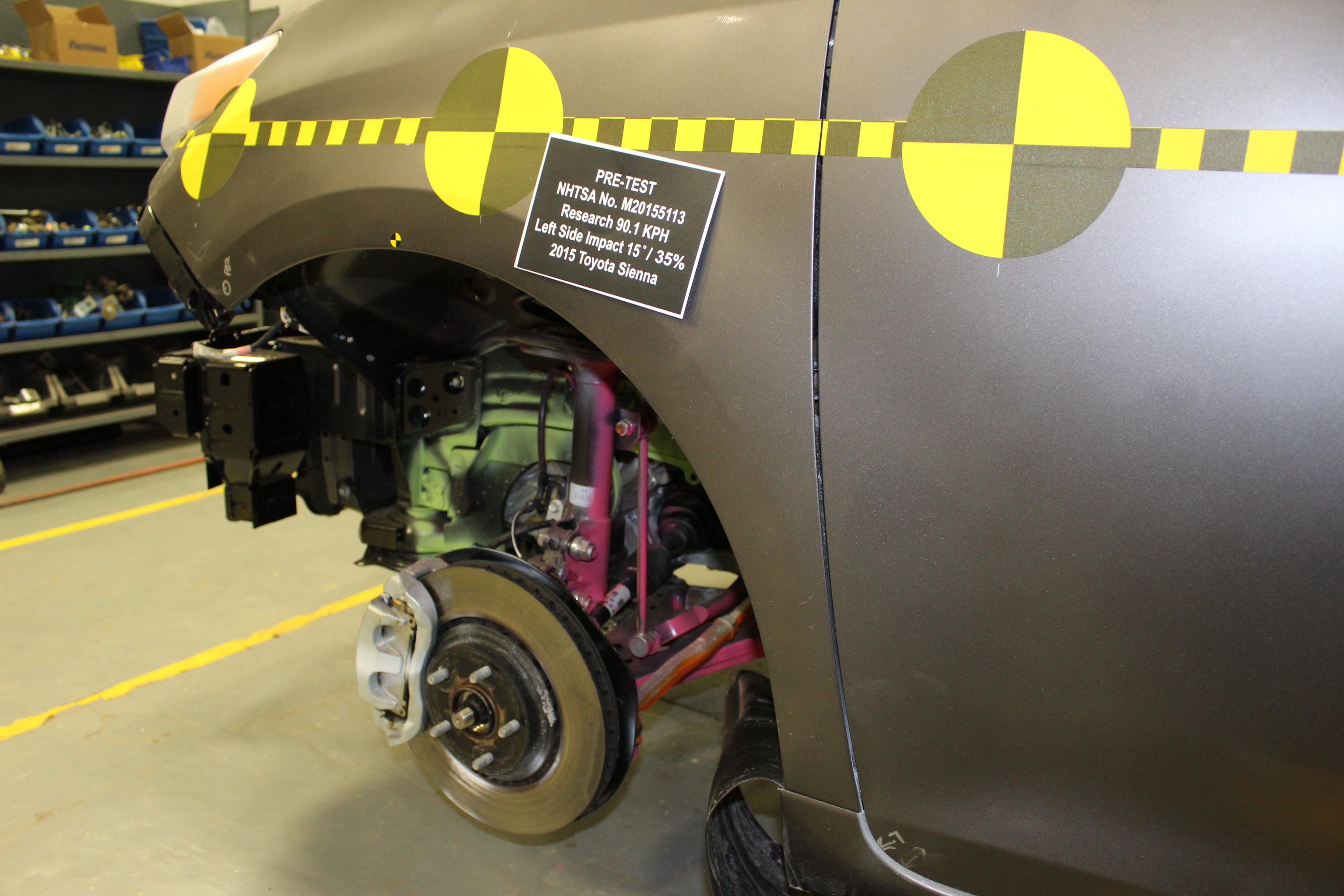 2015 TOYOTA SIENNA crash image