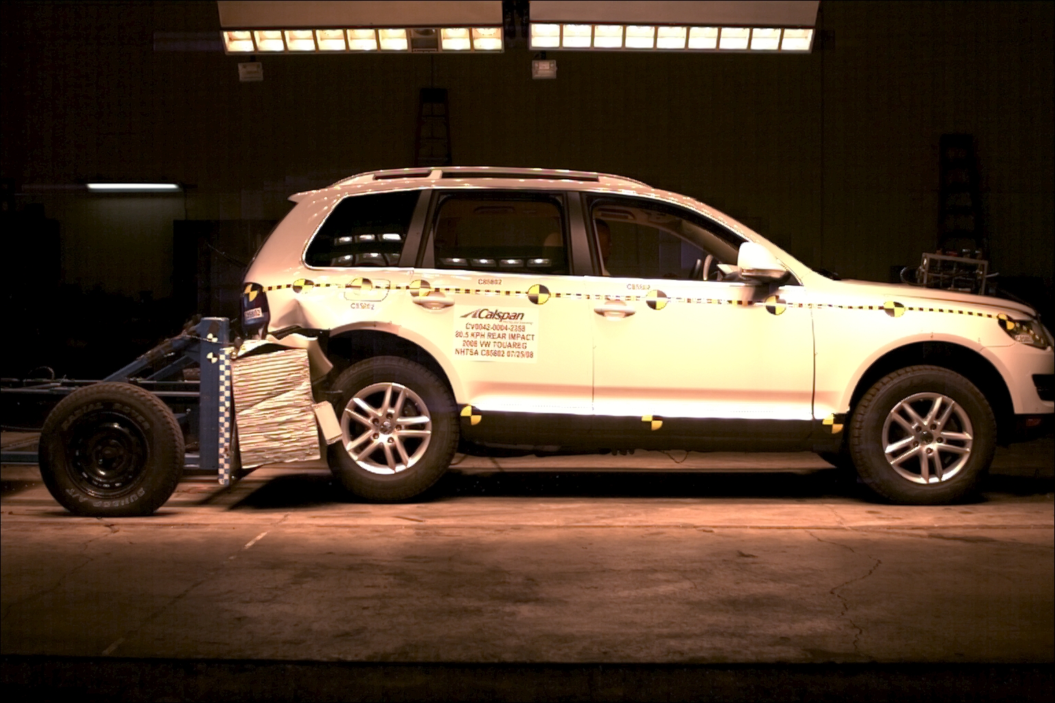 2008 VOLKSWAGEN TOUAREG crash-test photo