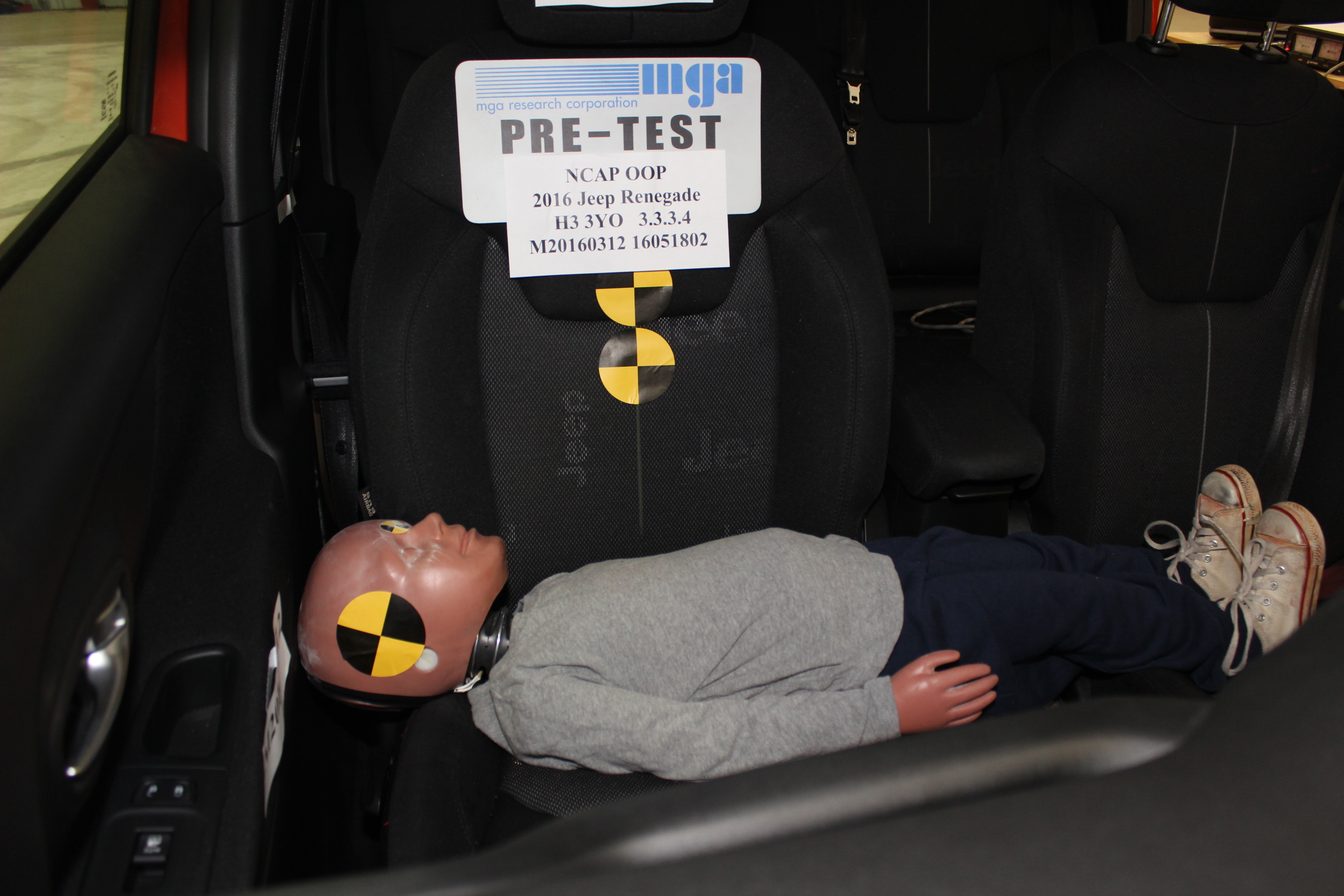 2016 JEEP RENEGADE crash-test photo