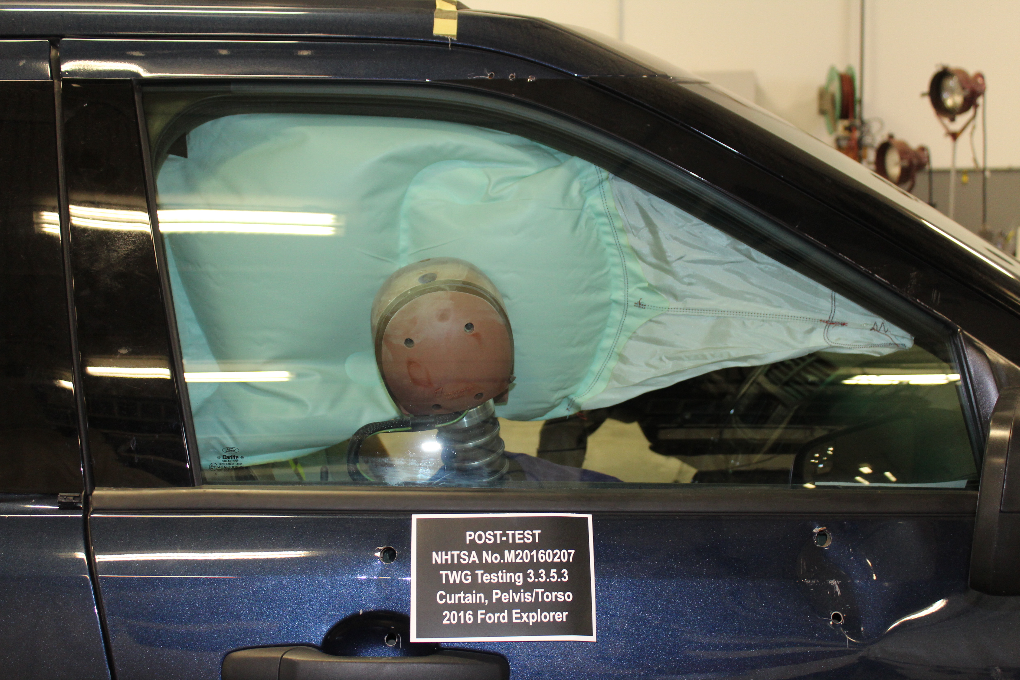 2016 FORD EXPLORER crash-test photo