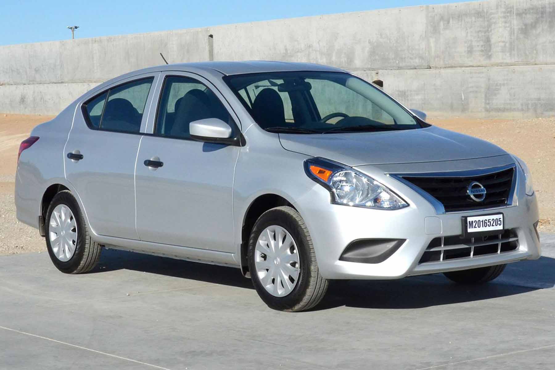 2016 NISSAN VERSA crash-test photo