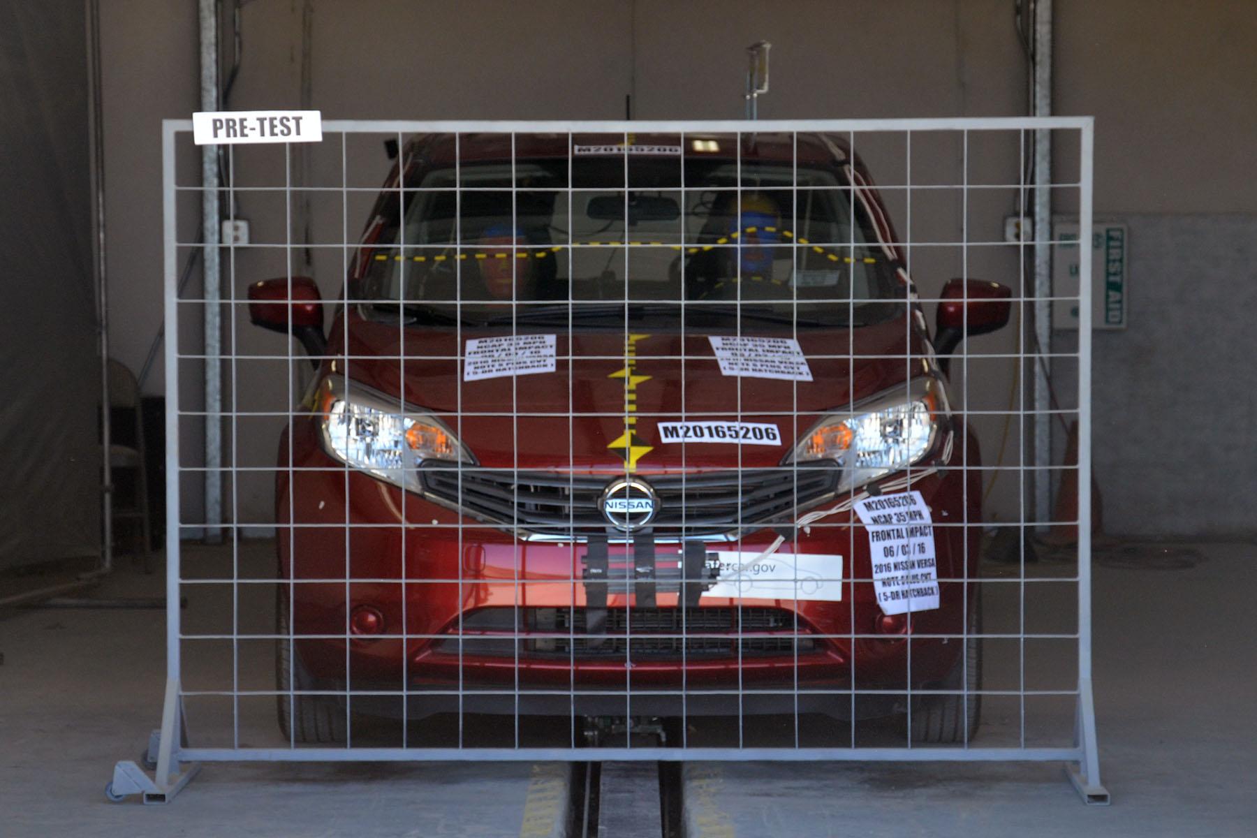 2016 NISSAN VERSA NOTE crash-test photo