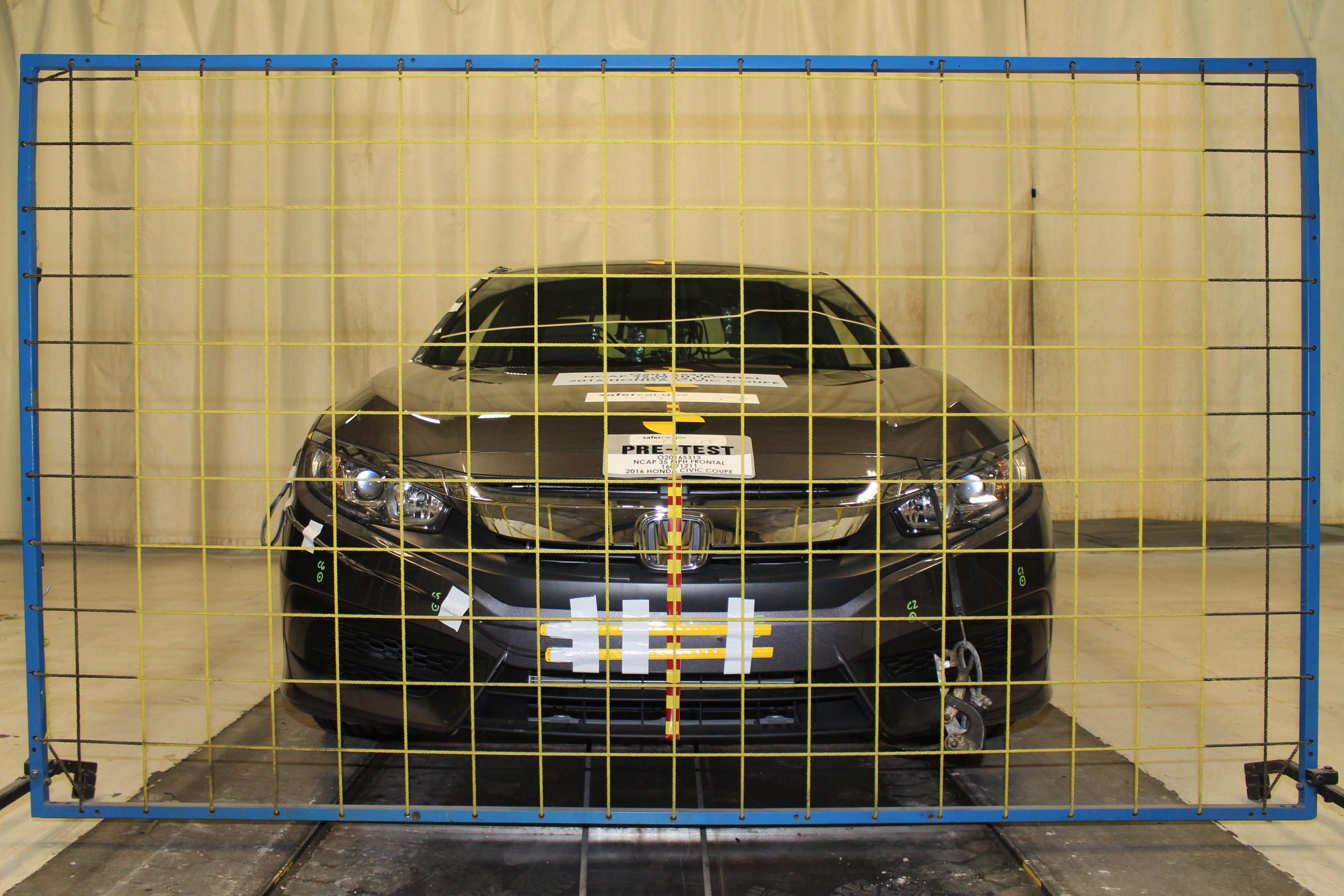 2016 HONDA CIVIC crash-test photo