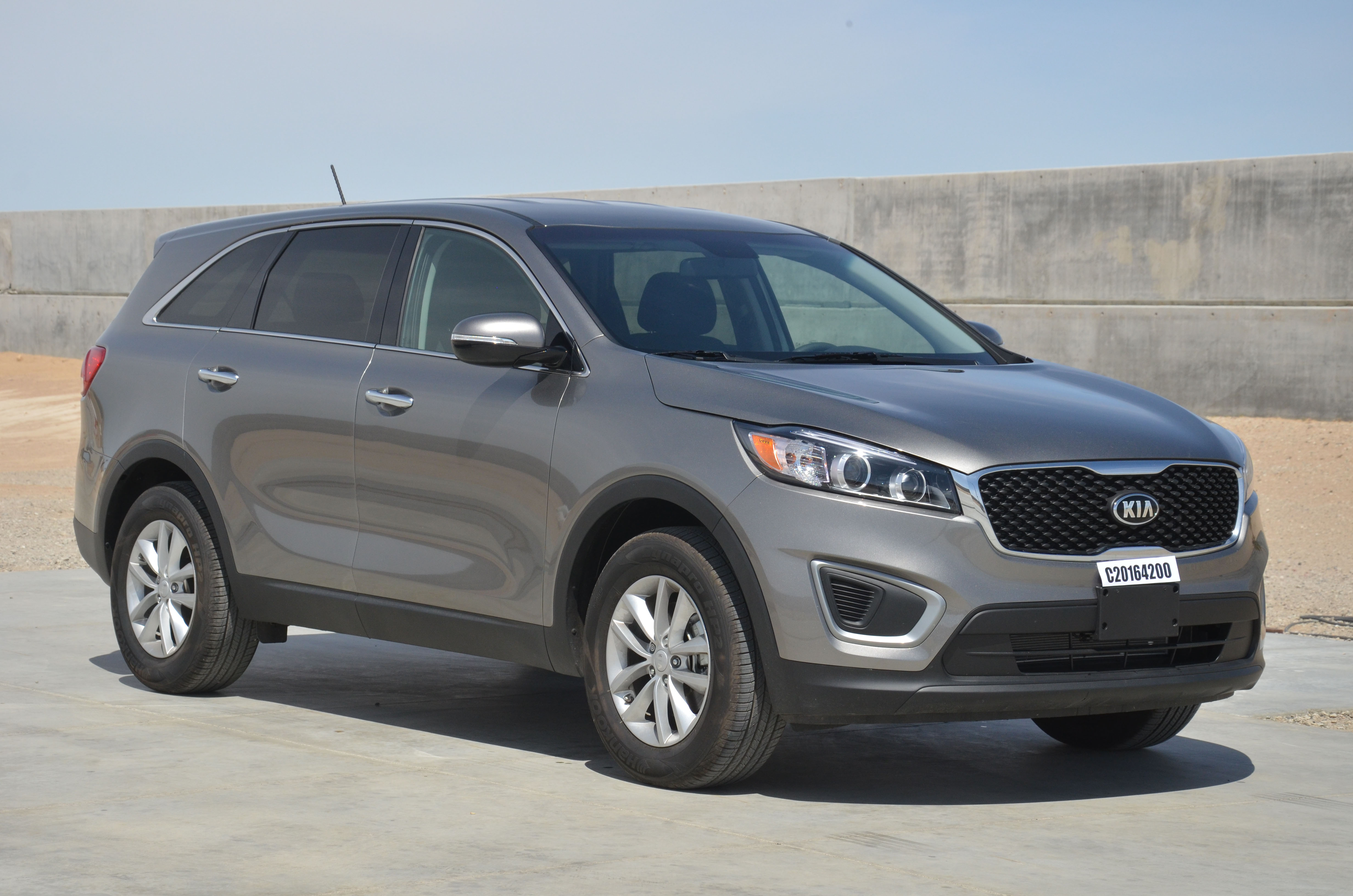 2016 KIA SORENTO crash image