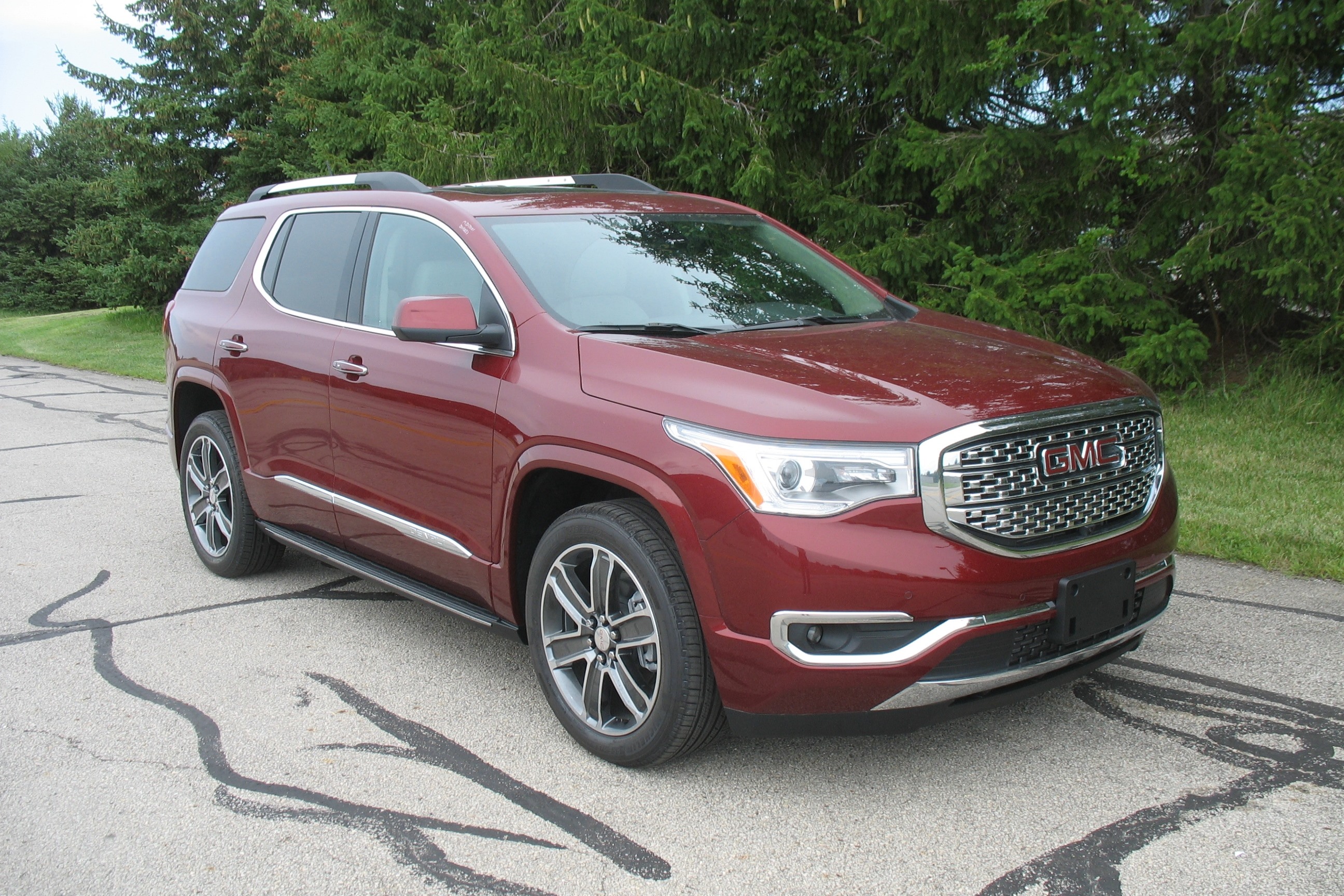 2017 GMC ACADIA crash image