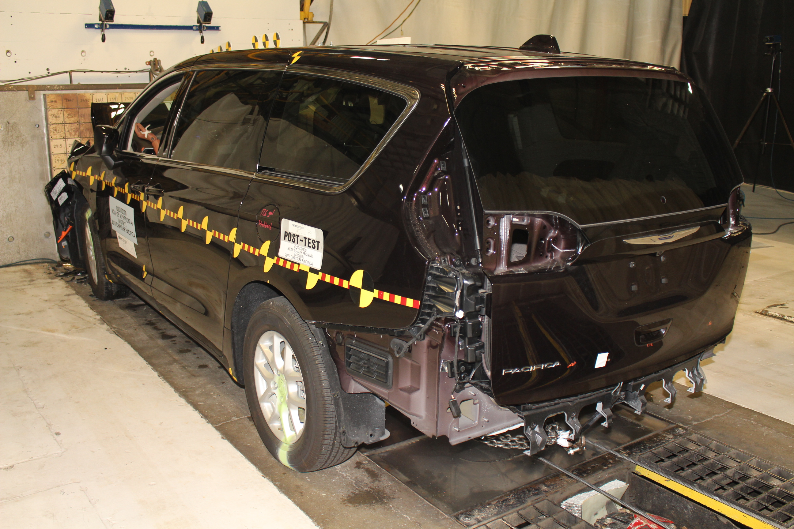 2017 CHRYSLER PACIFICA crash image 17