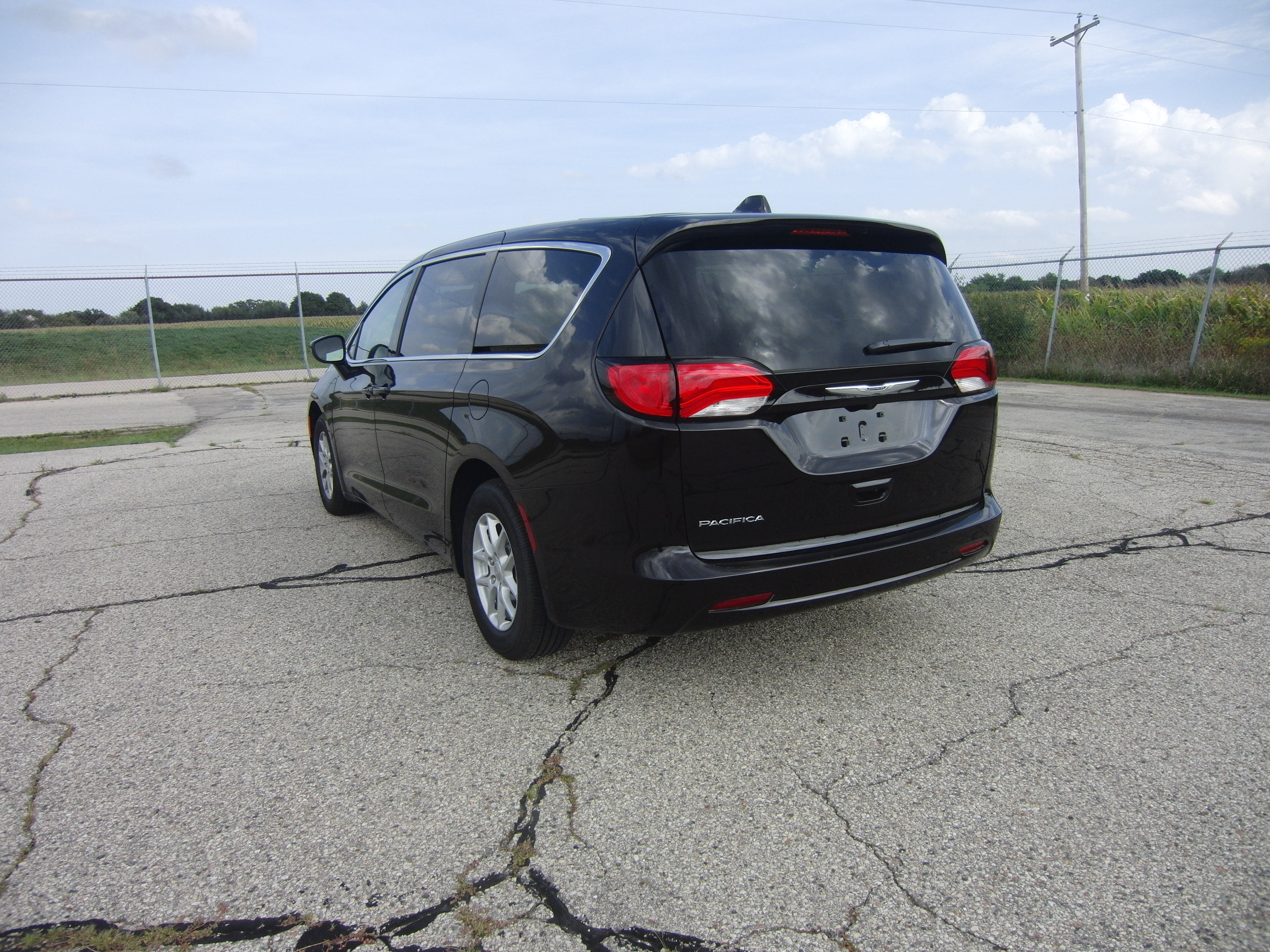 2017 CHRYSLER PACIFICA crash image 7