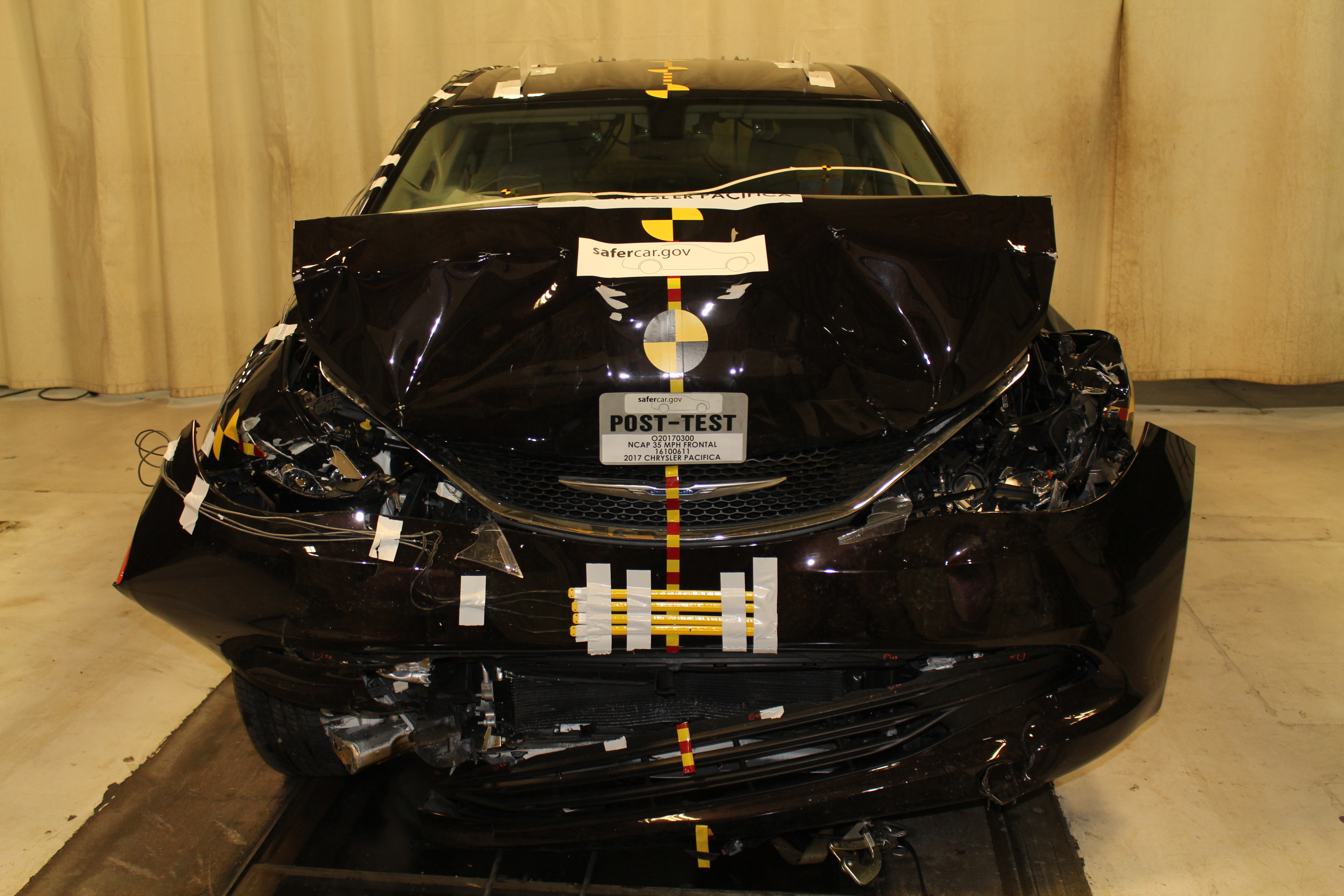 2017 CHRYSLER PACIFICA crash image 9