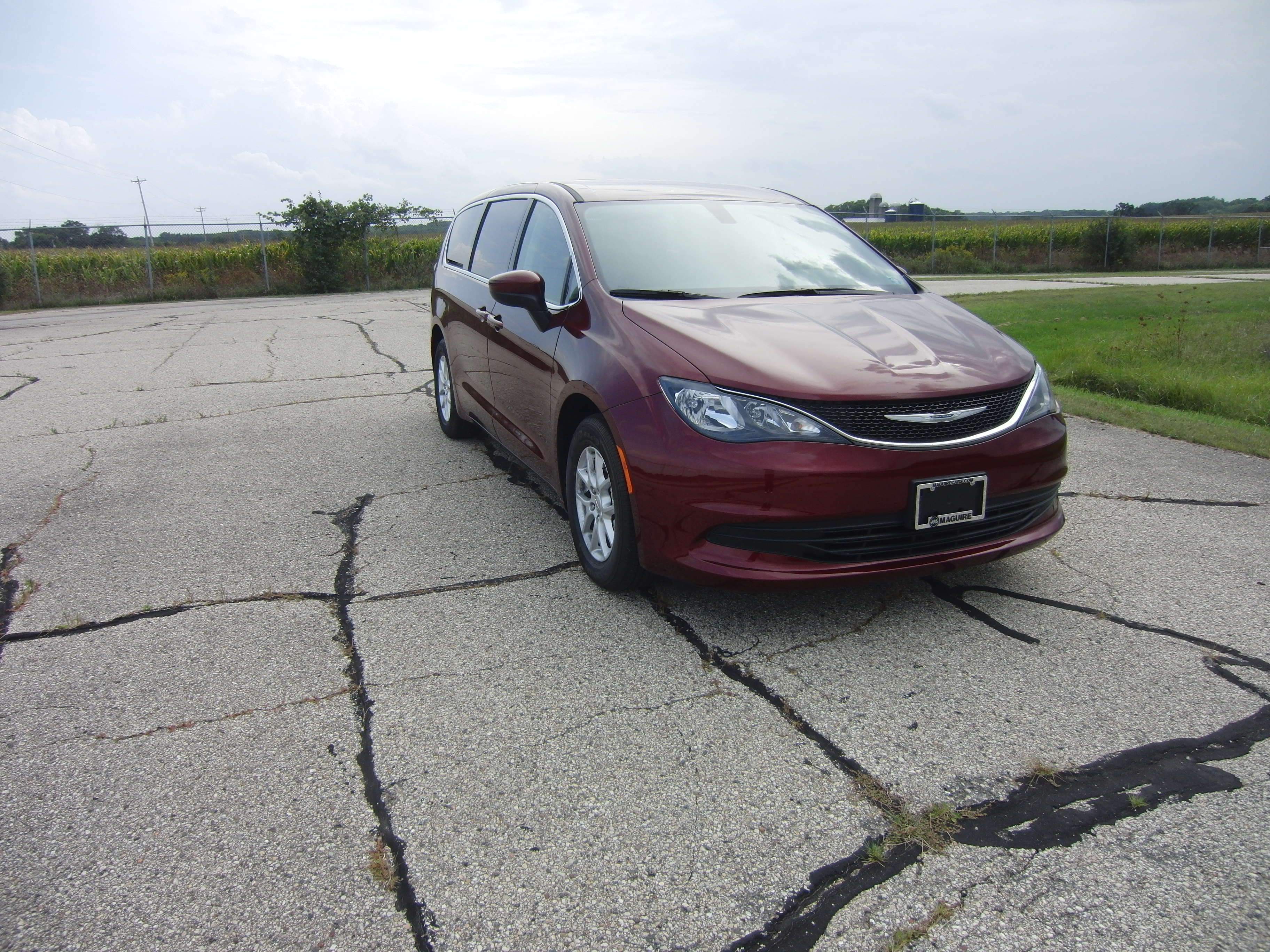 2017 CHRYSLER PACIFICA crash-test photo