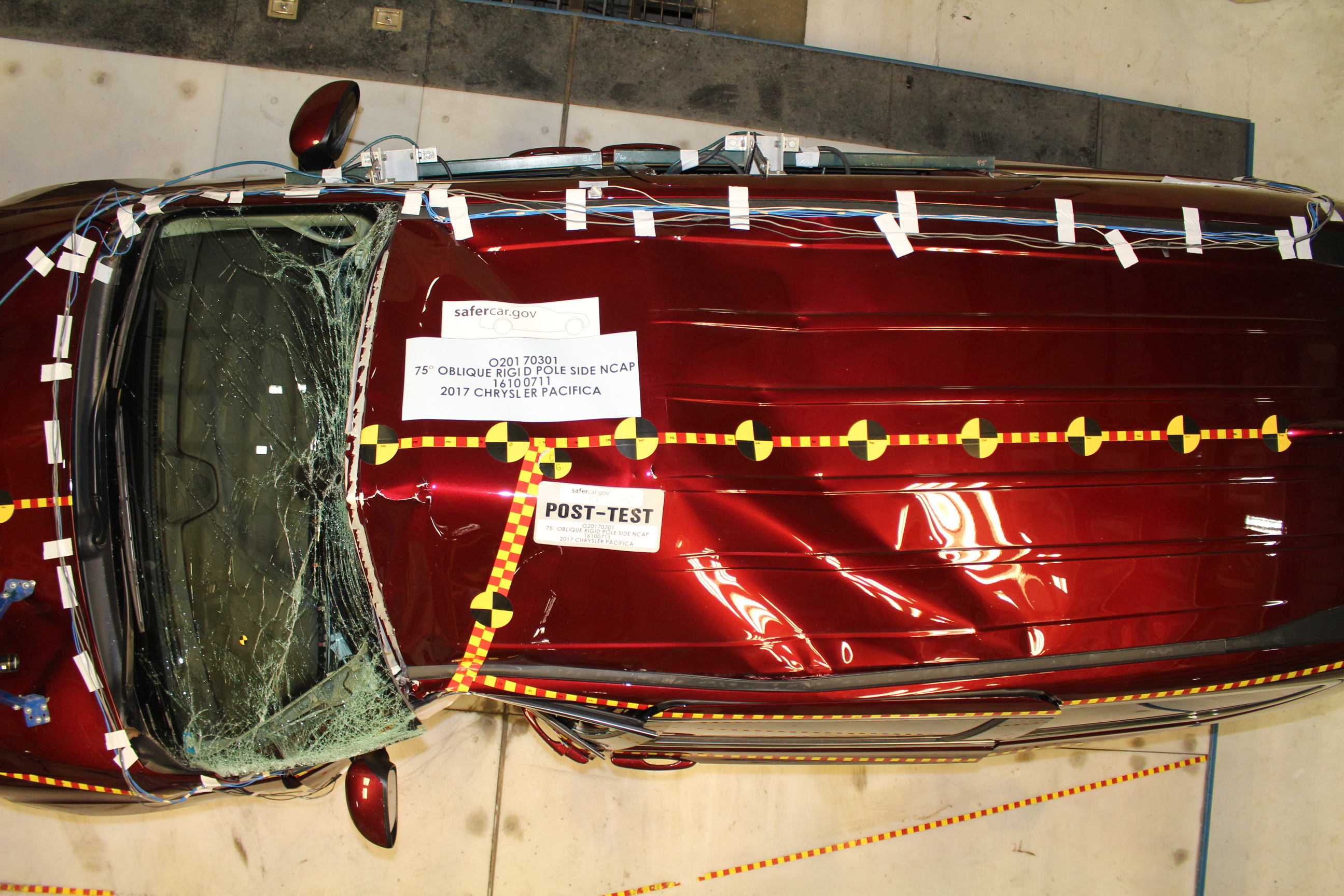 2017 CHRYSLER PACIFICA crash image 16