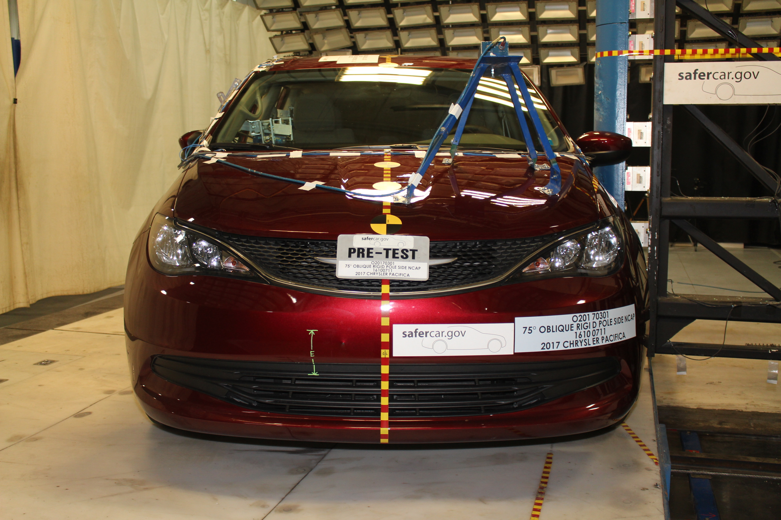 2017 CHRYSLER PACIFICA crash image 3