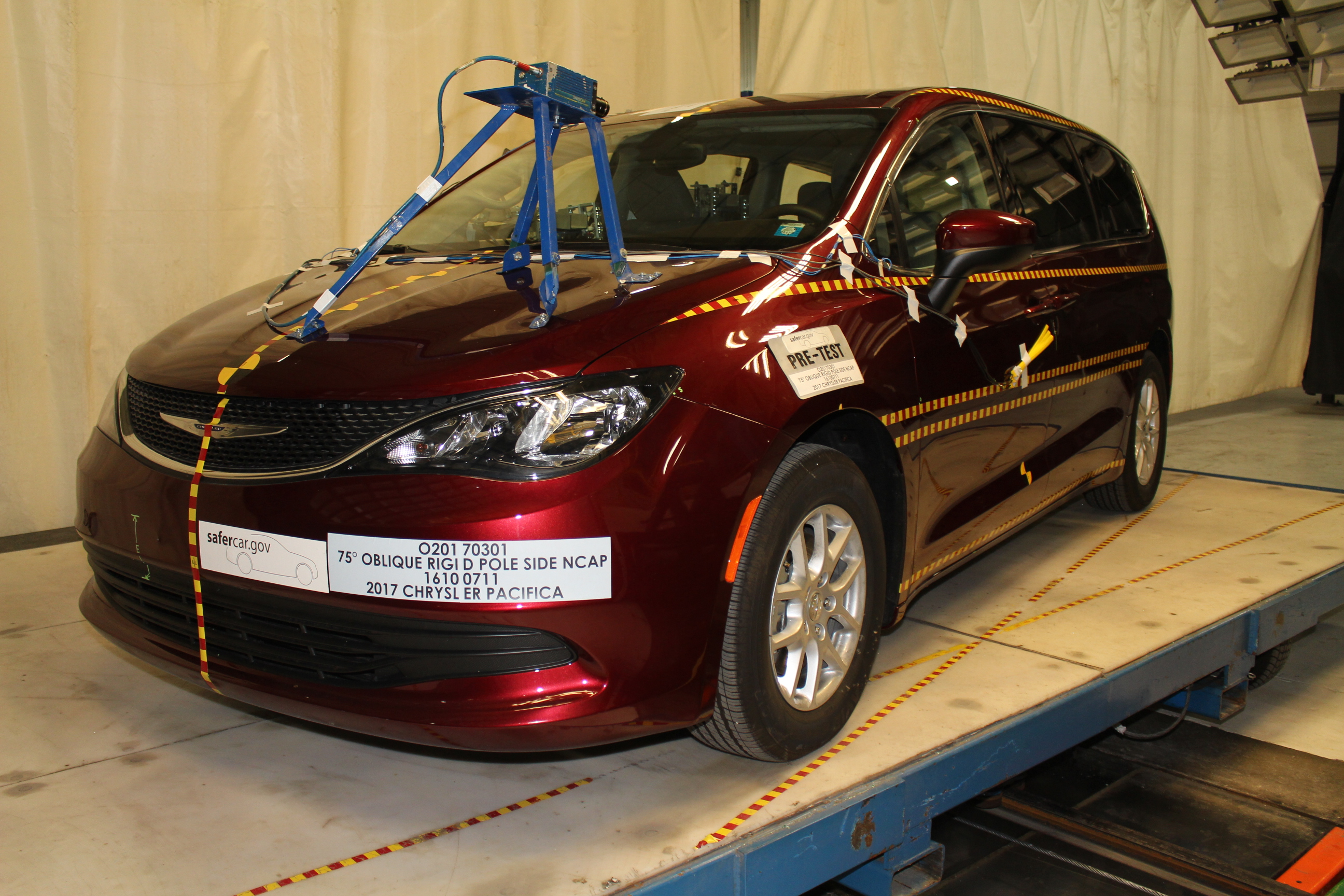 2017 CHRYSLER PACIFICA crash image 5