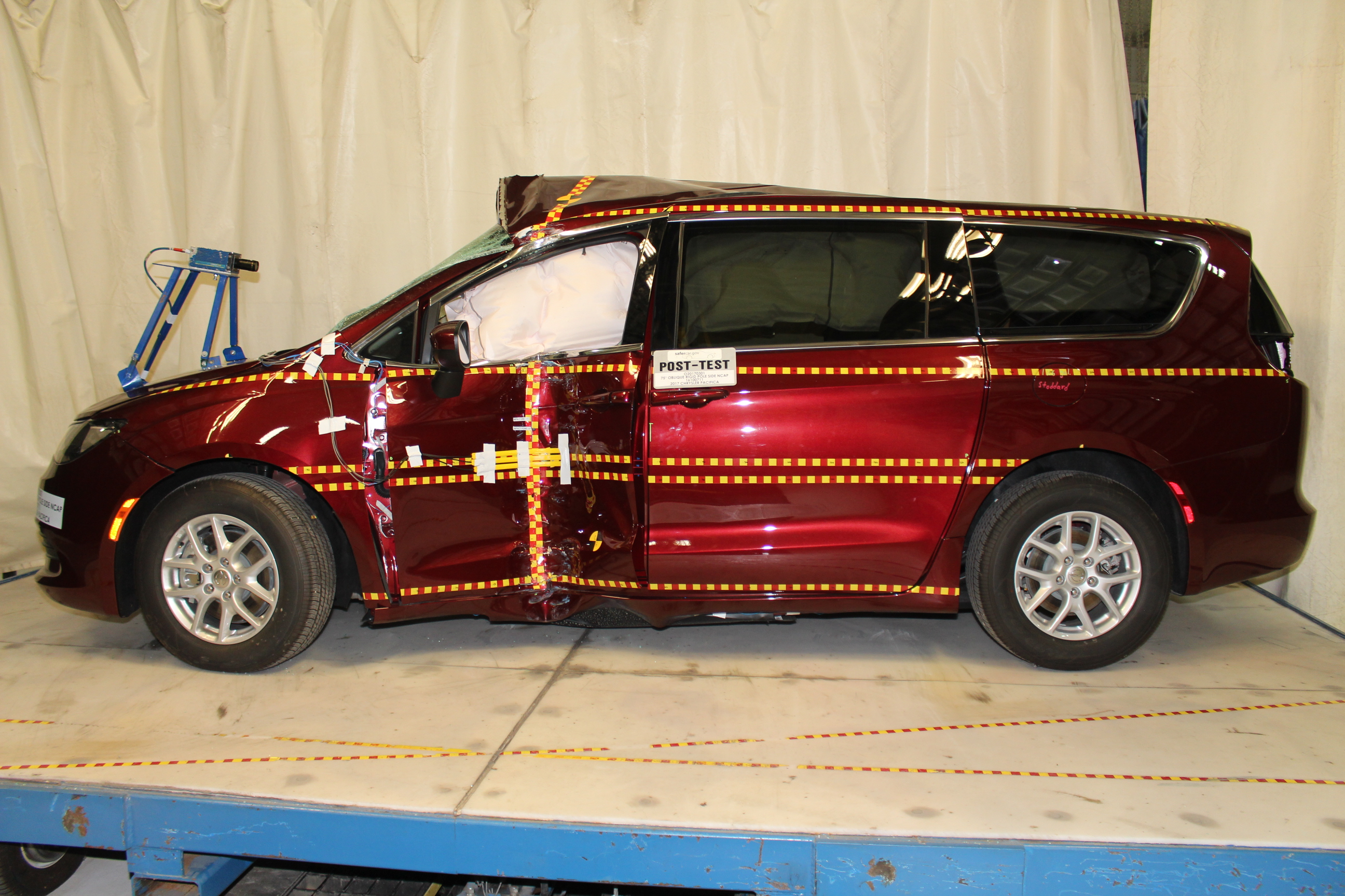 2017 CHRYSLER PACIFICA crash image 8