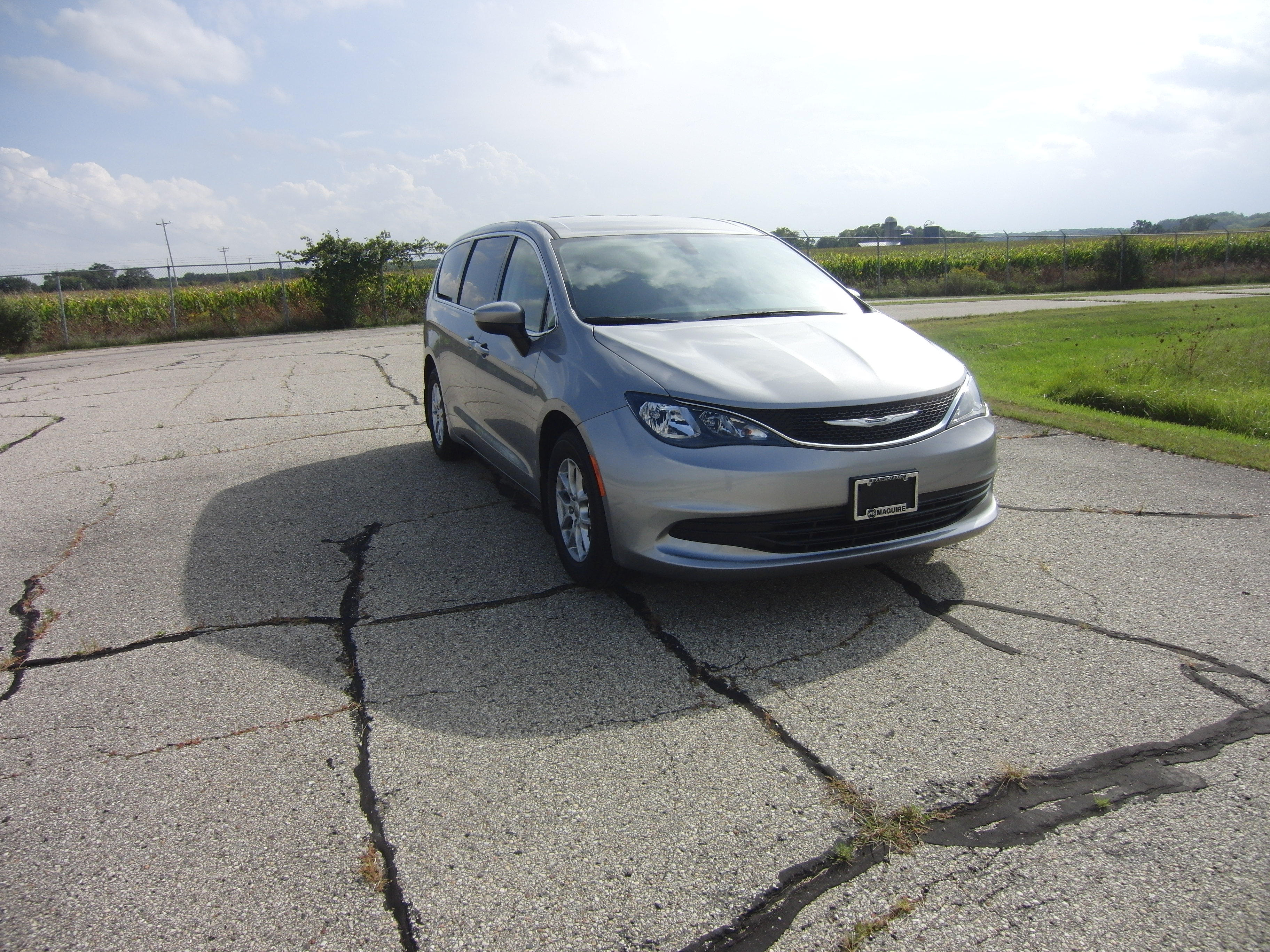 2017 CHRYSLER PACIFICA crash-test photo