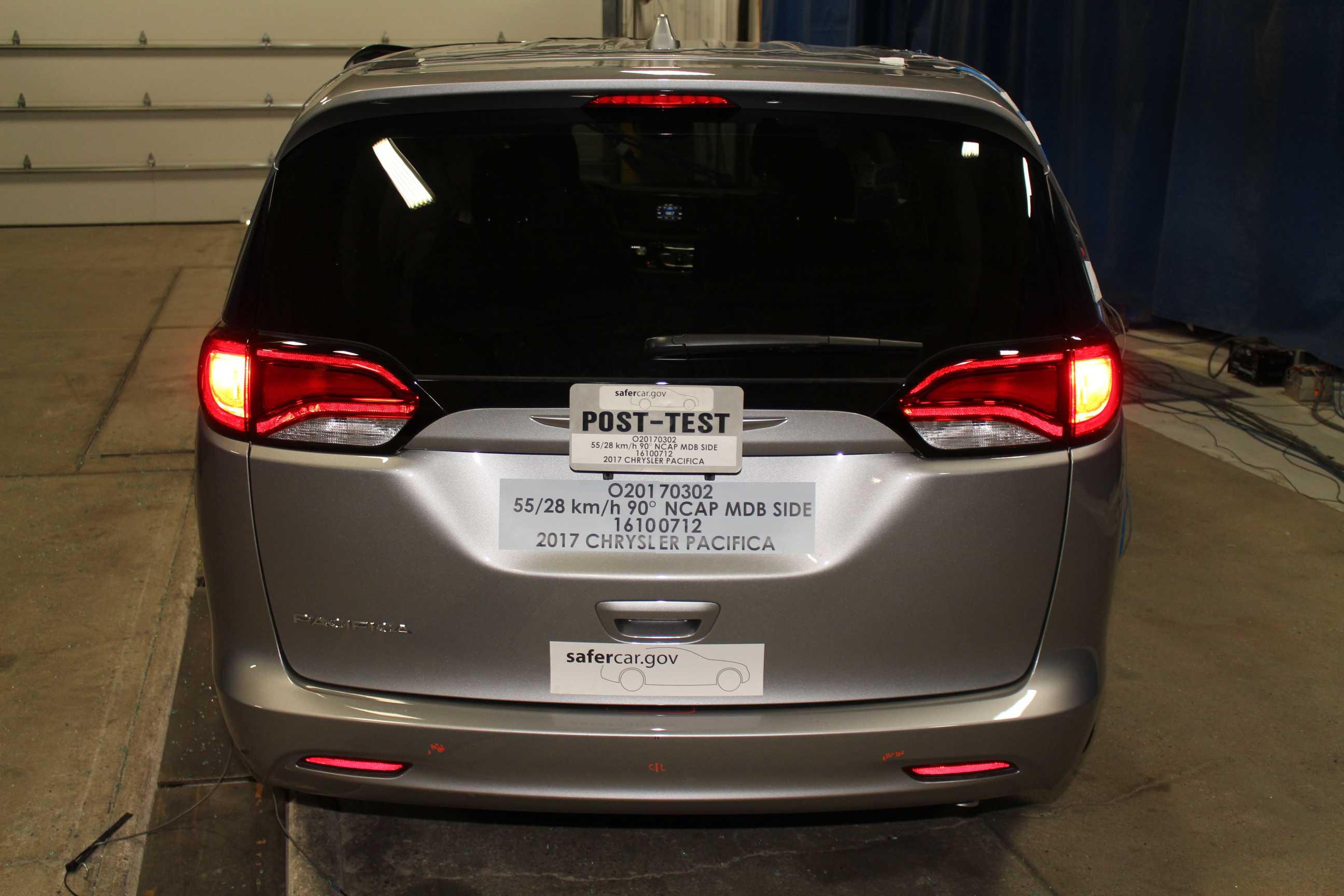 2017 CHRYSLER PACIFICA crash image 12