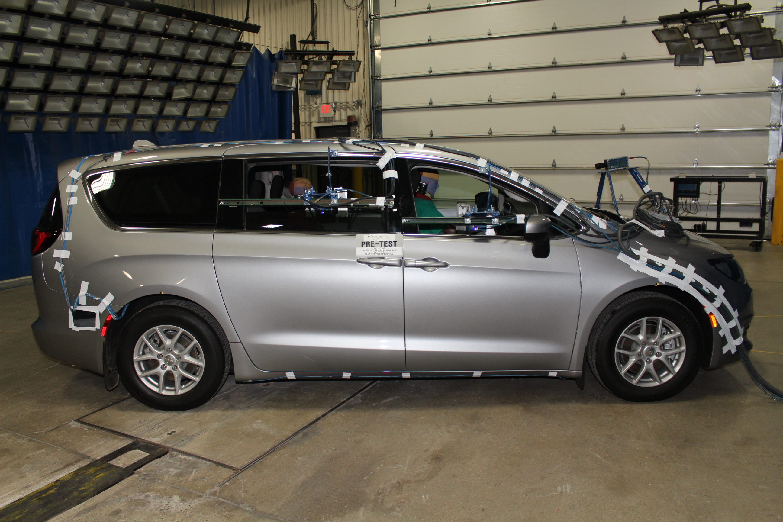 2017 CHRYSLER PACIFICA crash image 13