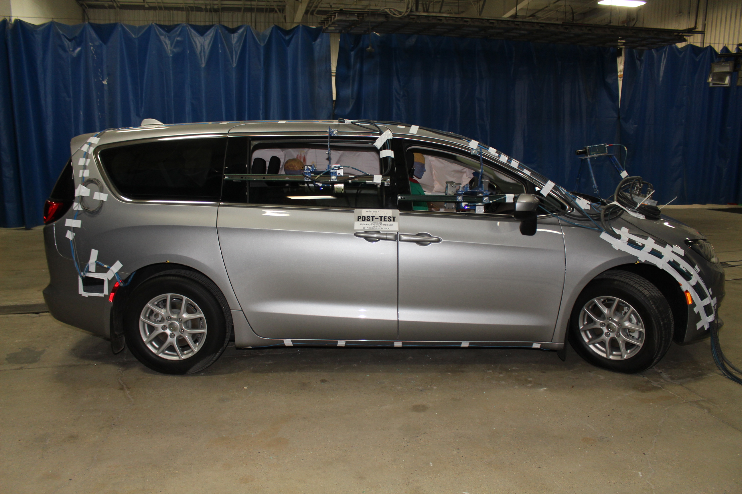 2017 CHRYSLER PACIFICA crash image 14