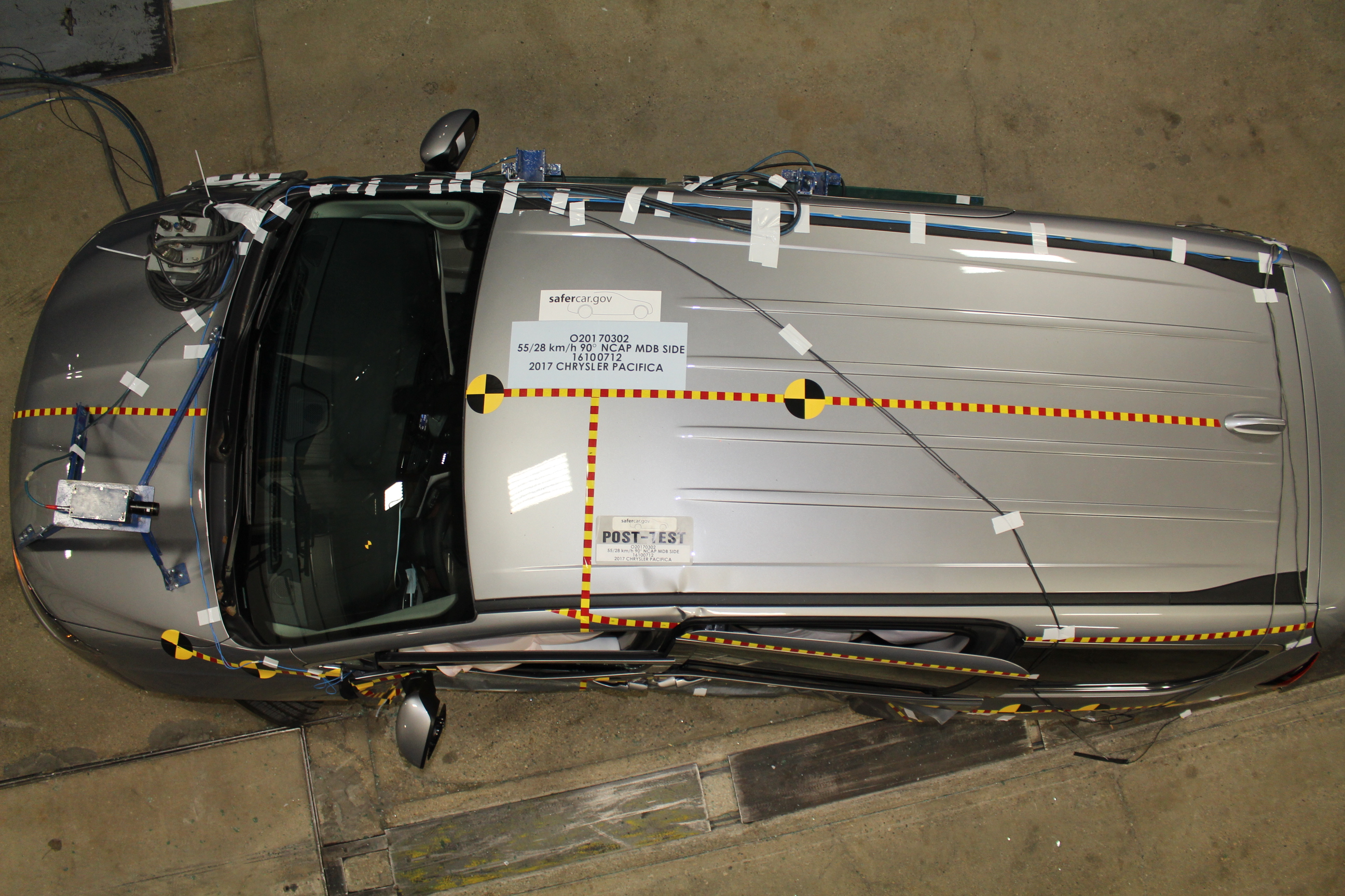 2017 CHRYSLER PACIFICA crash image 16