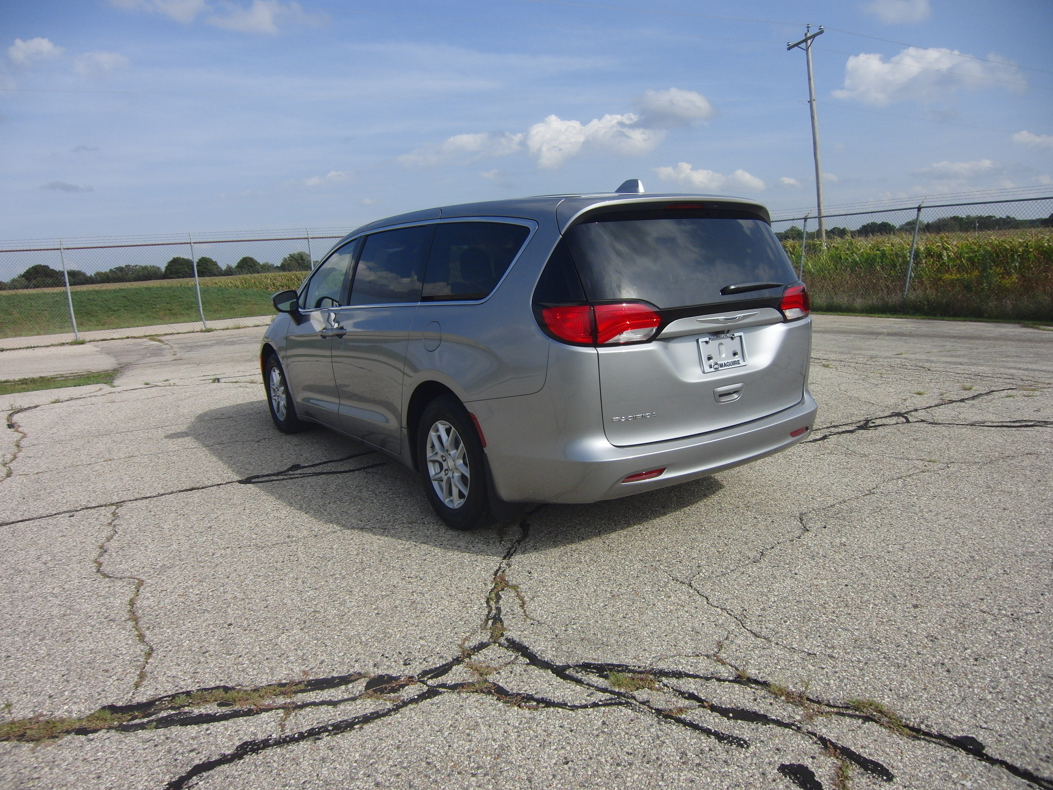 2017 CHRYSLER PACIFICA crash image 2