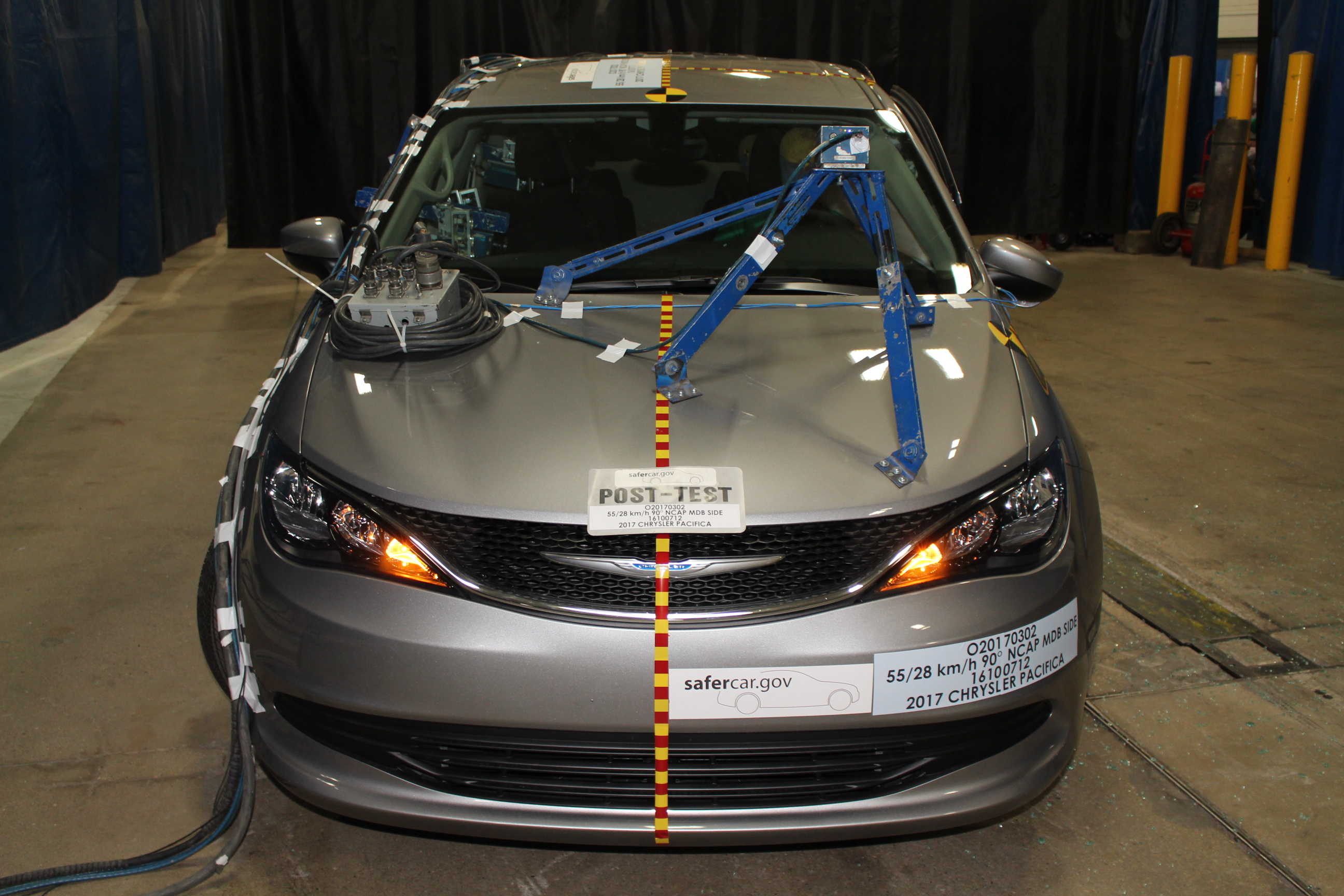 2017 CHRYSLER PACIFICA crash image 4