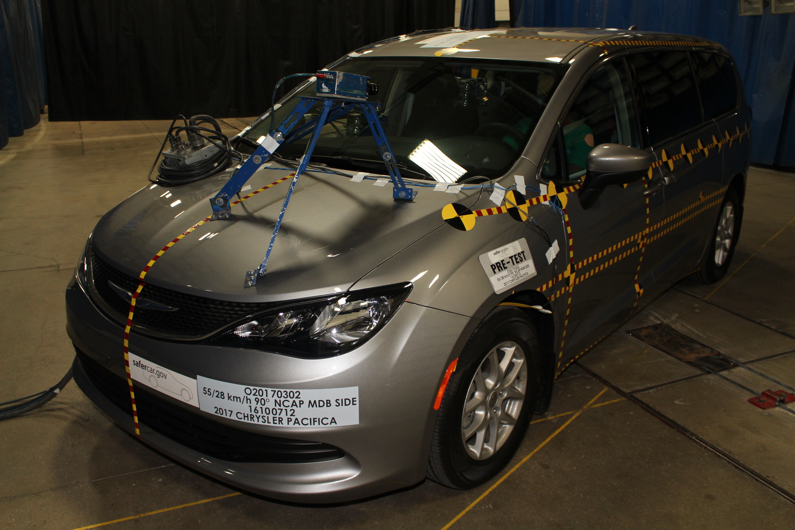 2017 CHRYSLER PACIFICA crash image 5