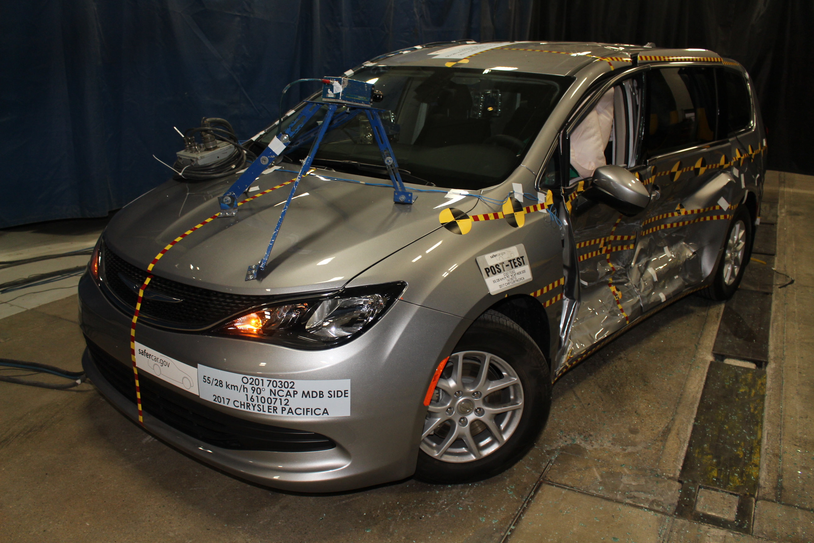 2017 CHRYSLER PACIFICA crash image 6