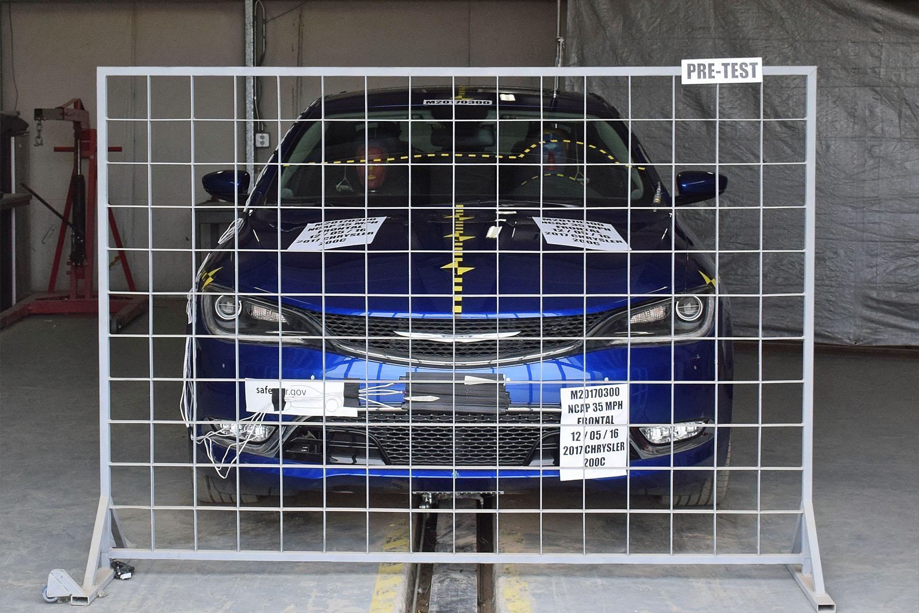 2017 CHRYSLER 200 crash image