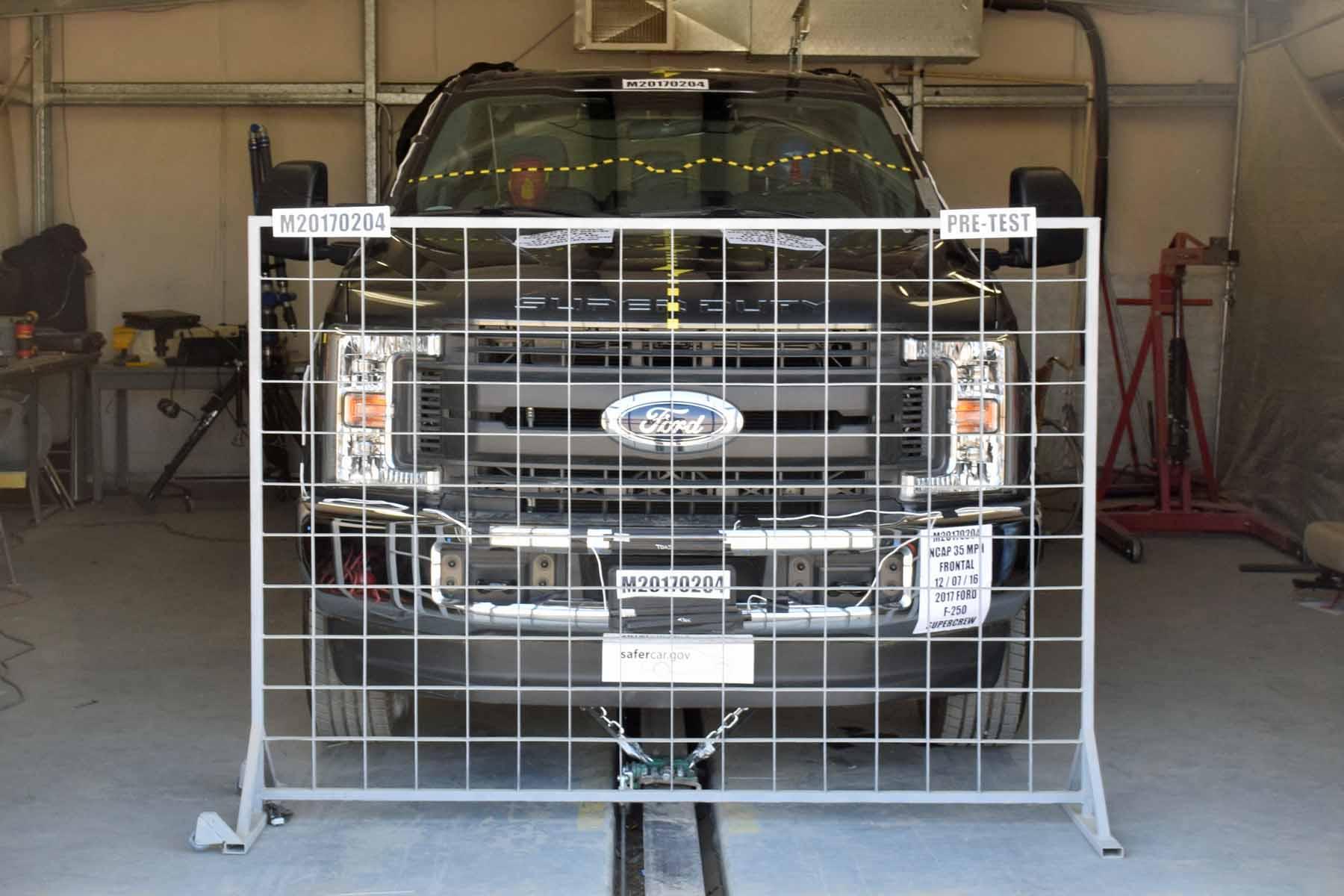2017 FORD F250 CREW CAB crash image
